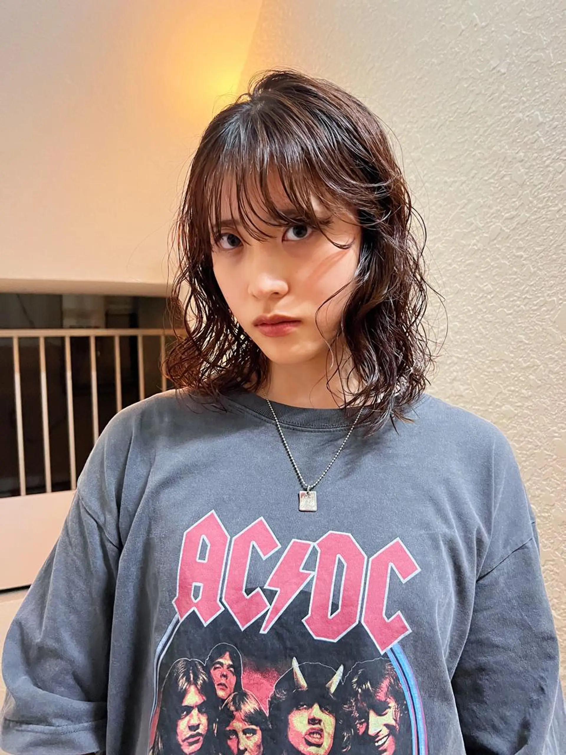 ミディアム カラー パーマ ミディアムパーマ カット パーマ 鈴木駿介 レイヤーカットのヘアスタイル