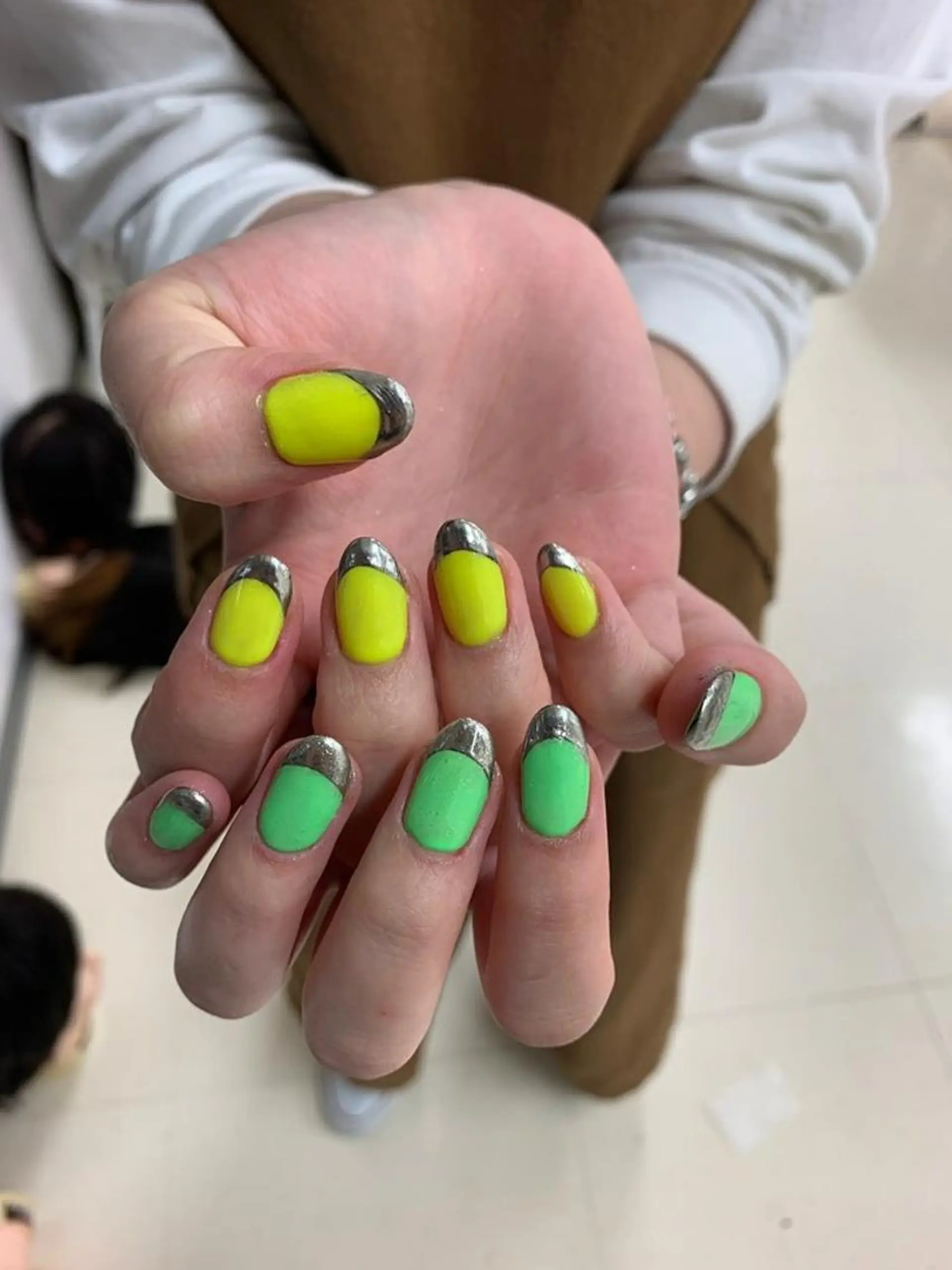 ネイル フレンチネイル ミラーネイル Salon de dahan所属・SALON DE DAHANのネイルデザイン