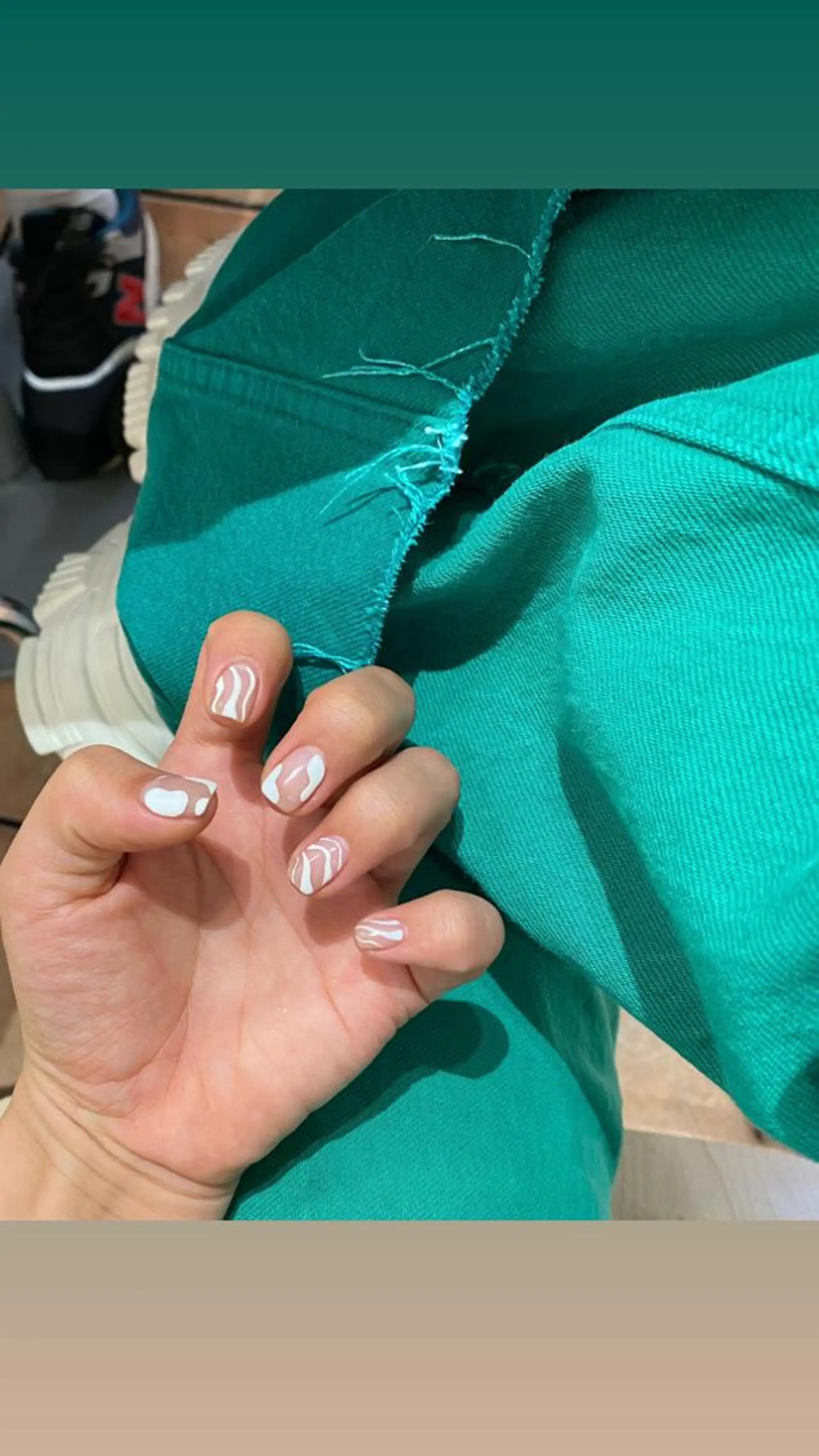 ネイル 持ち込み ニュアンスネイル ホワイト Charme. NOBUKOのネイルデザイン