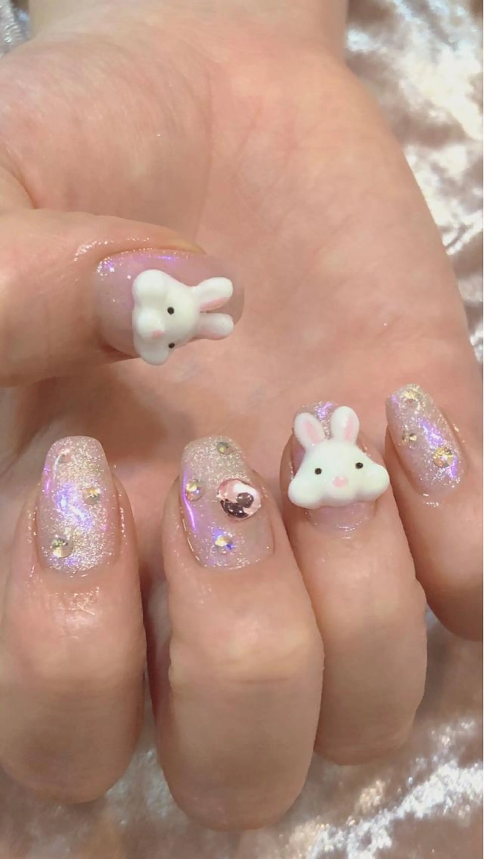 ミディアム ネイル ハンドネイル T. Kasumiのネイルデザイン