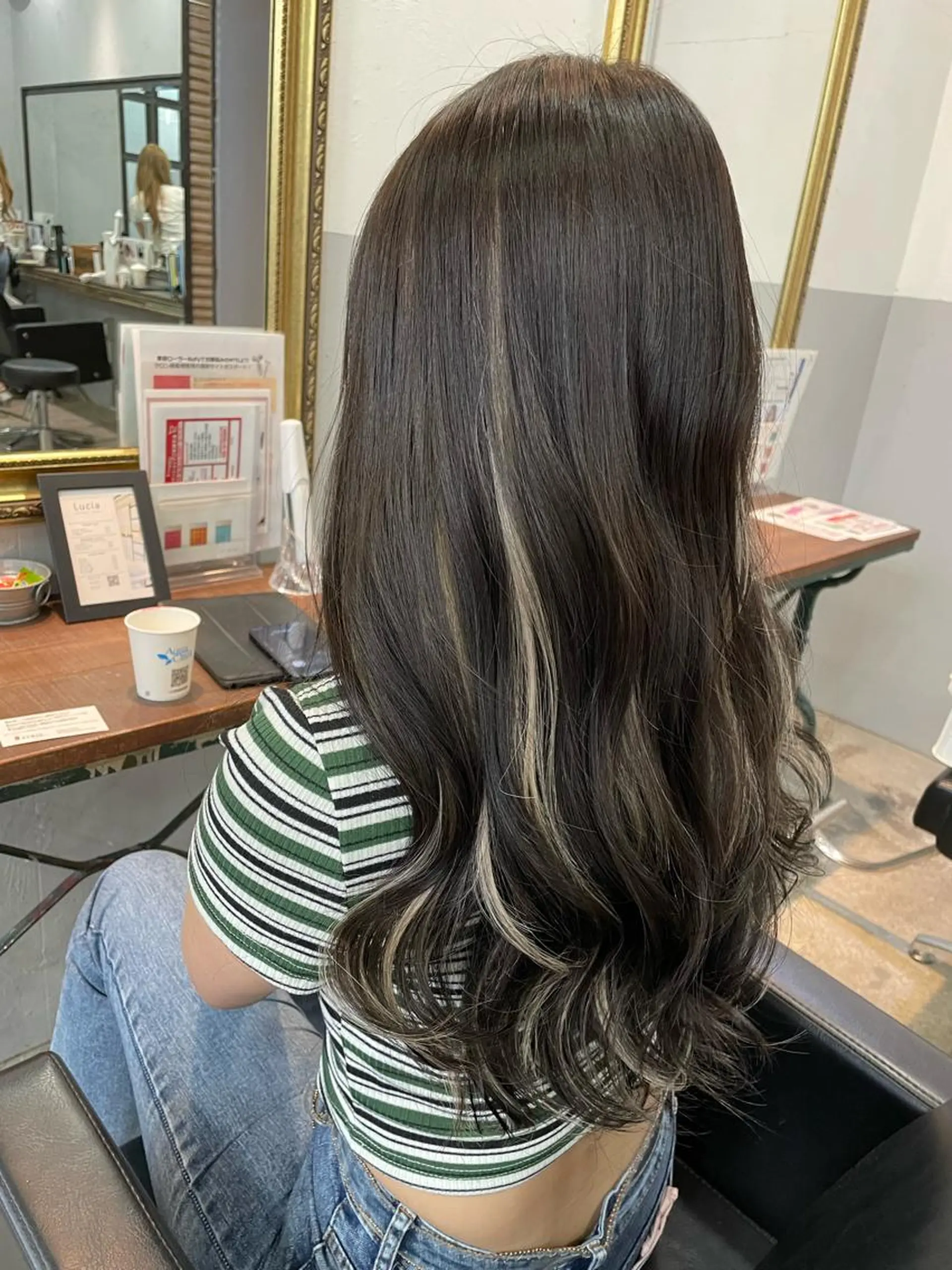 ロング 大内 志穂のヘアスタイル