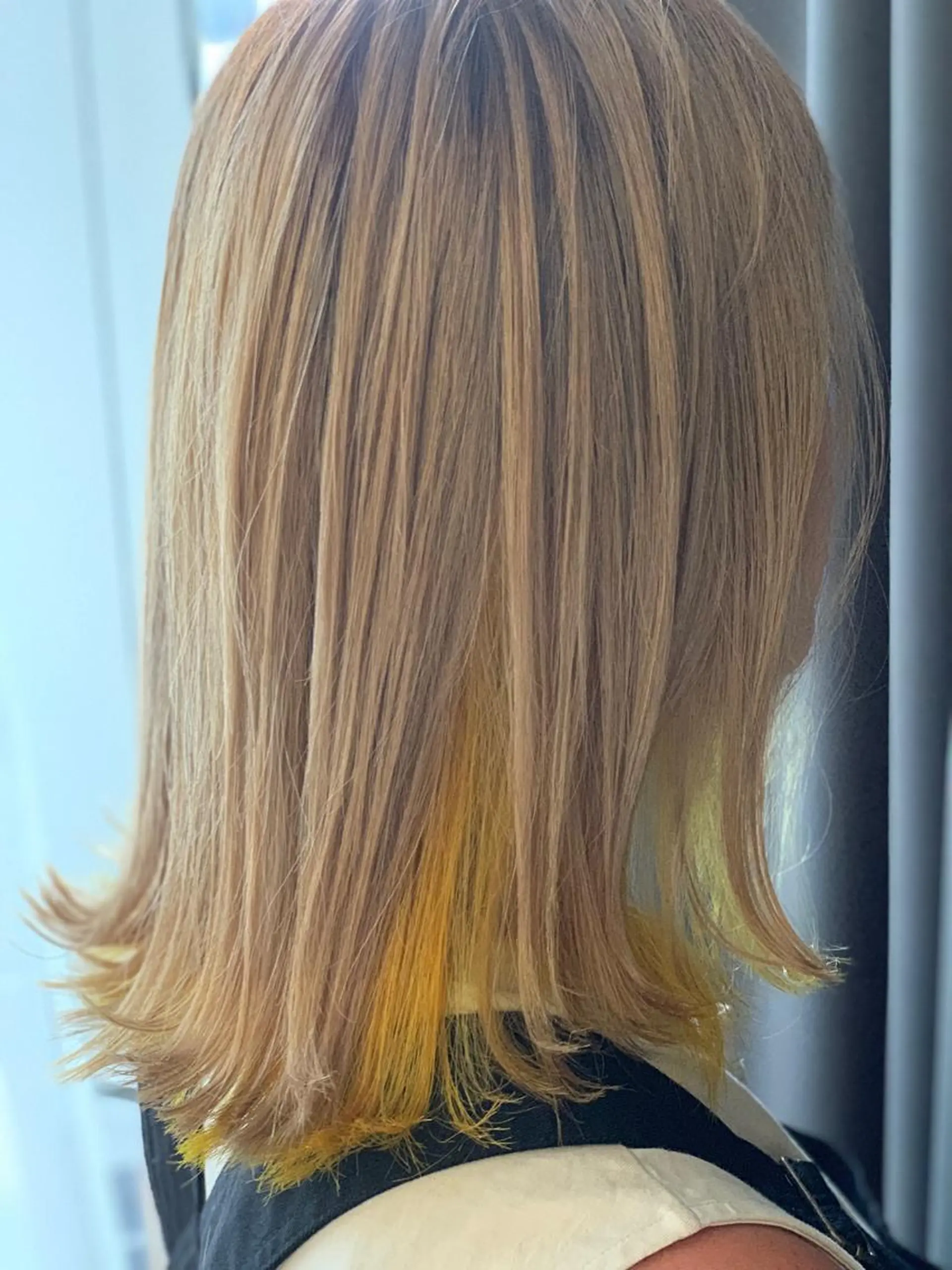 ミディアム カラー ブリーチ インナーカラー イエローカラー ヘアカラー トリートメント LUXBE LUCE那覇イオン店所属・LUXBE LUCEのヘアスタイル