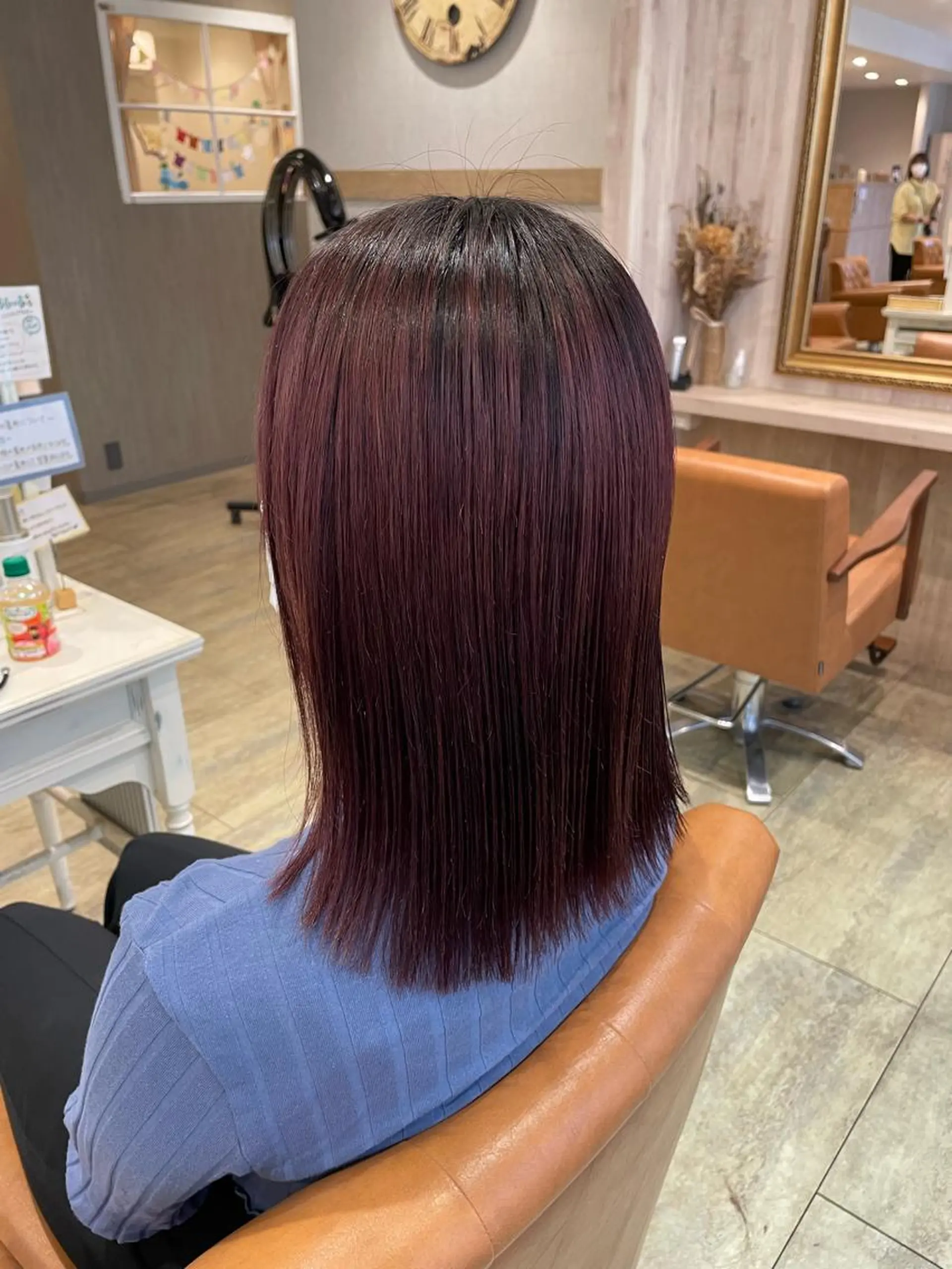 ミディアム カラー ブリーチ バイオレットカラー ヘアカラー 新地 咲綾のヘアスタイル