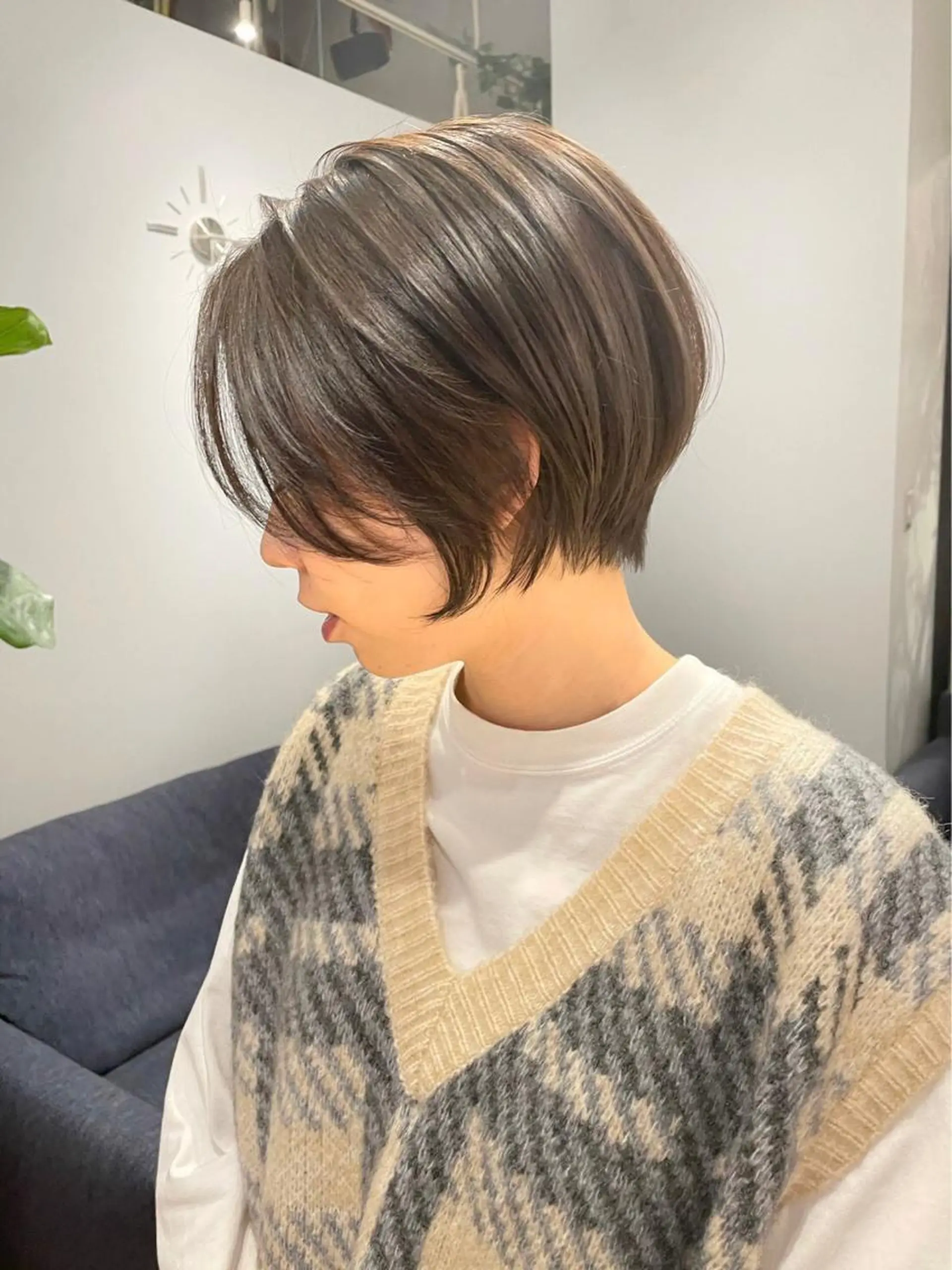 ショート カラー ベージュカラー GIEN 末吉 海斗のヘアスタイル