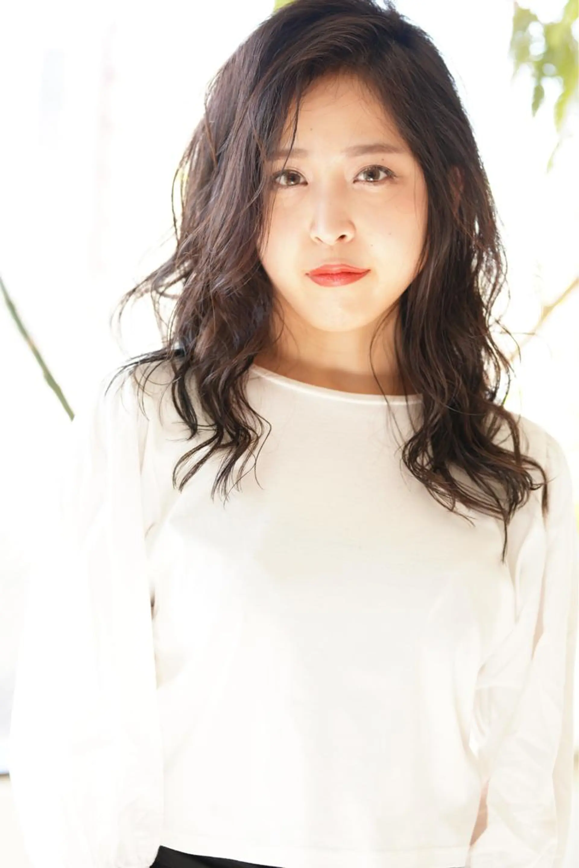 セミロング かきあげバング ハイトーン/レイヤー /ケアブリーチ石川治のヘアスタイル