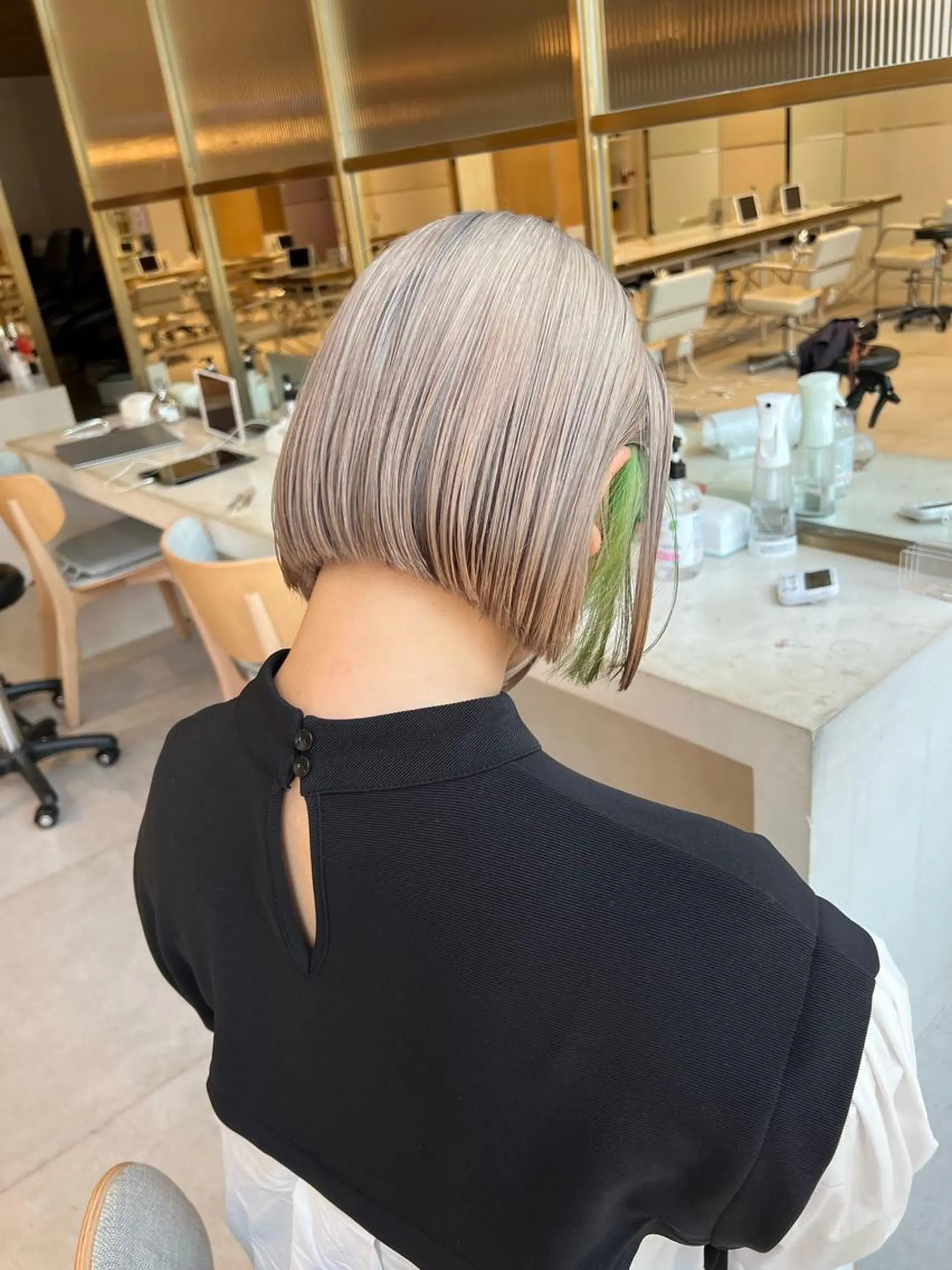 ショート ボブ ヘアカラー トリートメント レイヤー専門家 ダブルカラー修のヘアスタイル