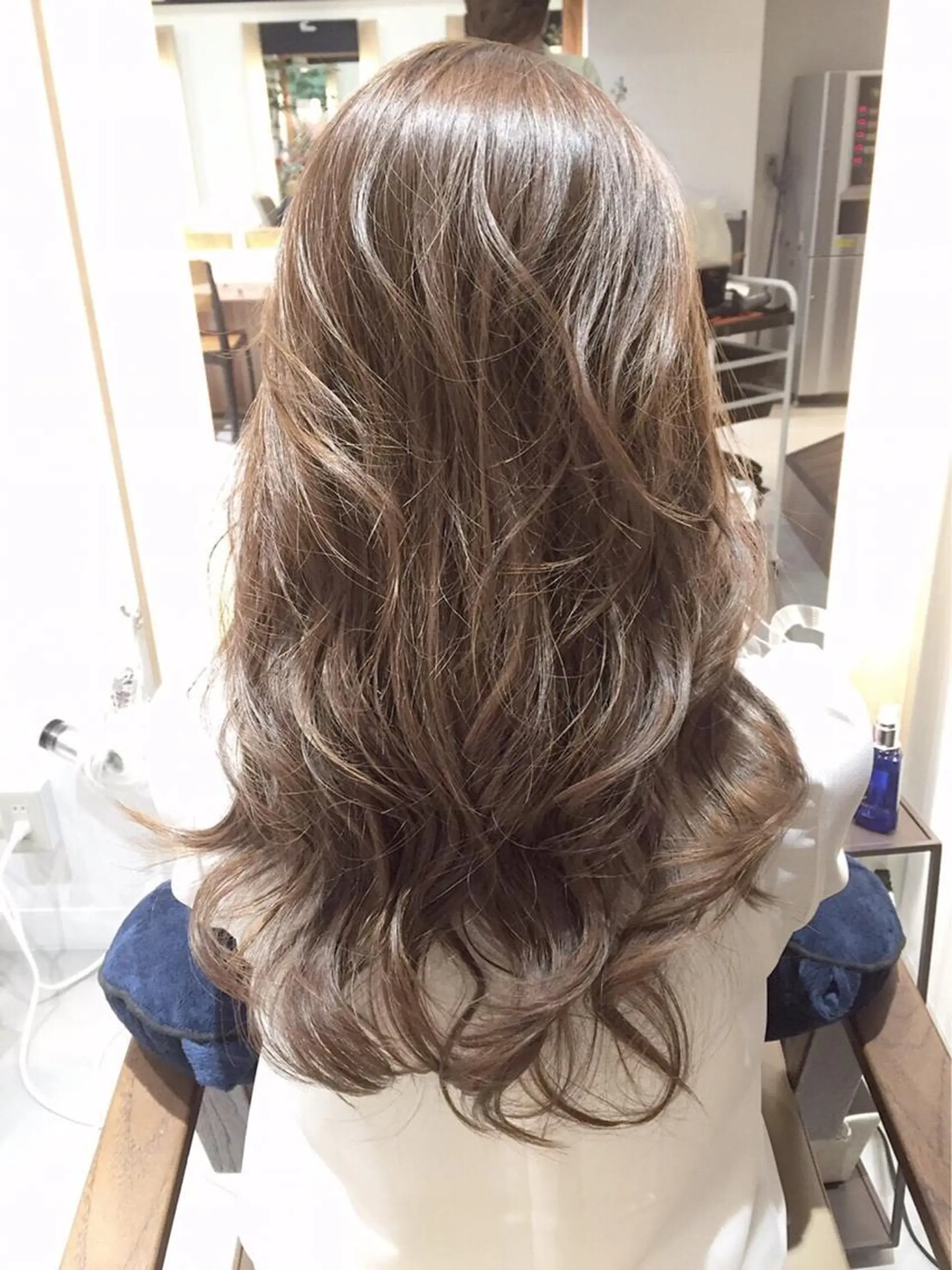 セミロング カラー イルミナカラー due hair 京都駅前店 MILBON オージュア認定サロン【デューヘアー】所属・ハイトーンブリーチ 土坂　由志【京都】のヘアスタイル