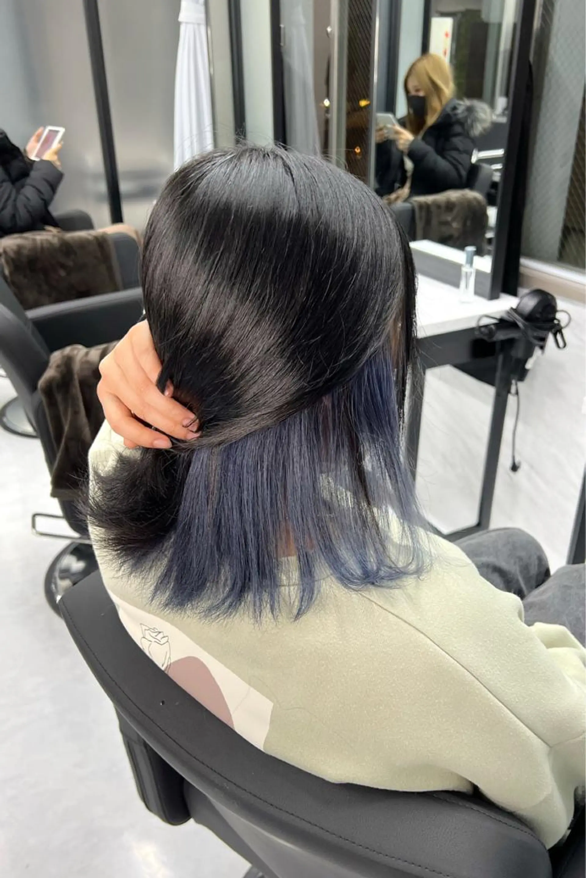 ミディアム カラー シールエクステ ハイトーンカラー エクステ ヘアカラー トリートメント シールエクステ特化 ハイトーン、NANAのヘアスタイル