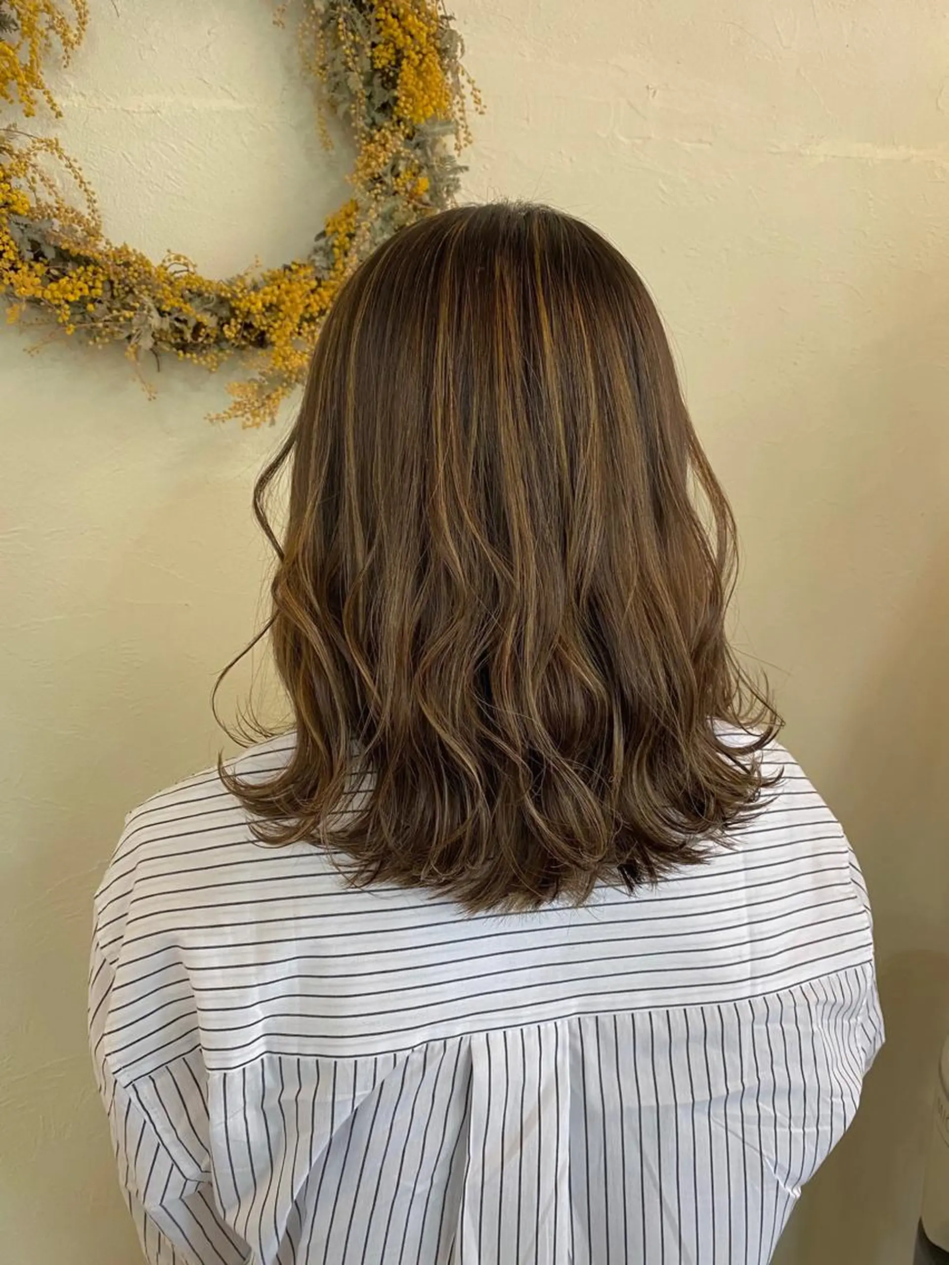 セミロング カラー ハイライトカラー ハイライト カット ヘアカラー トリートメント ENIF ヤマグチアツコのヘアスタイル