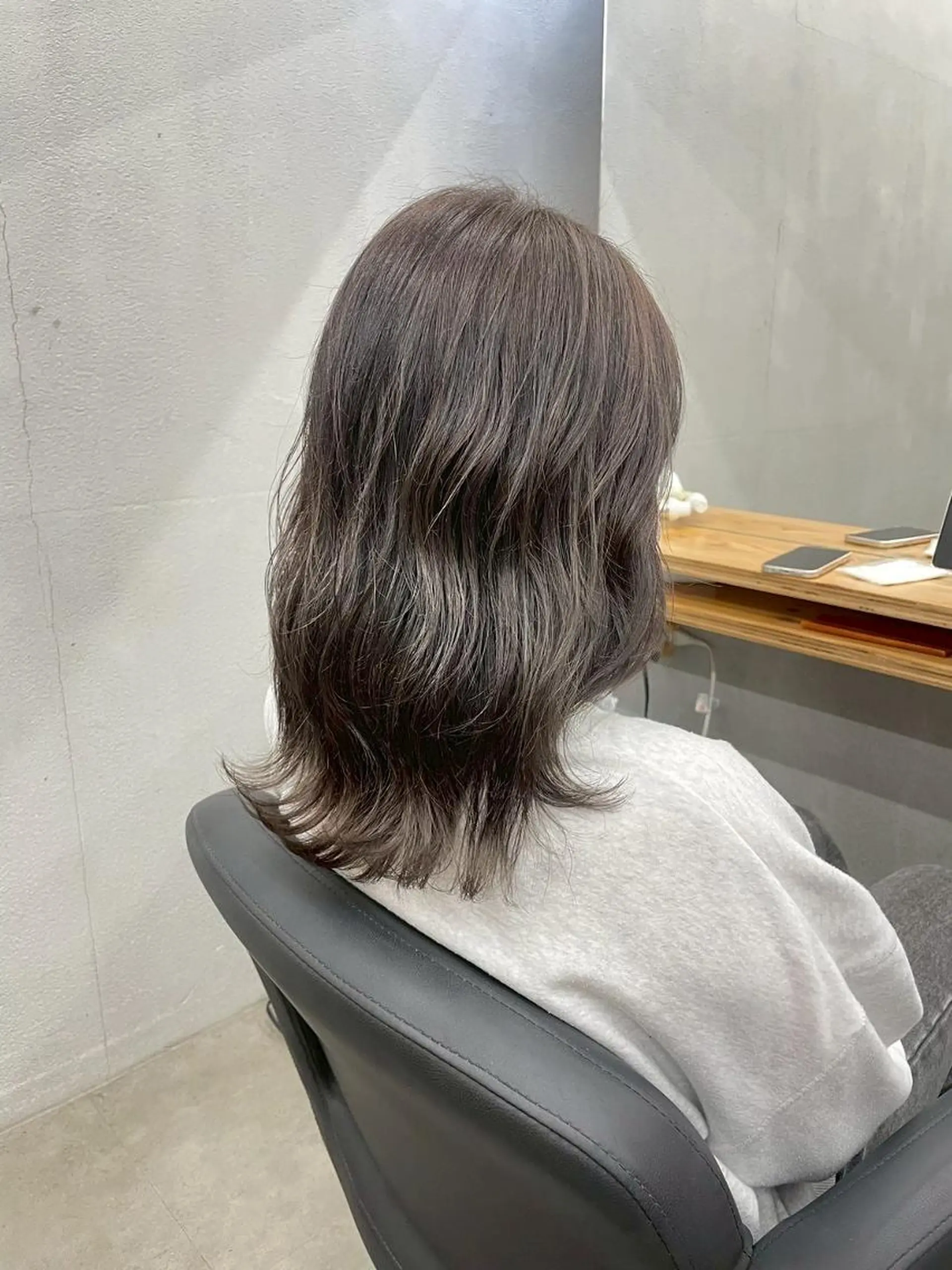 ミディアム カット ヘアカラー トリートメント N 【エヌ】のヘアスタイル