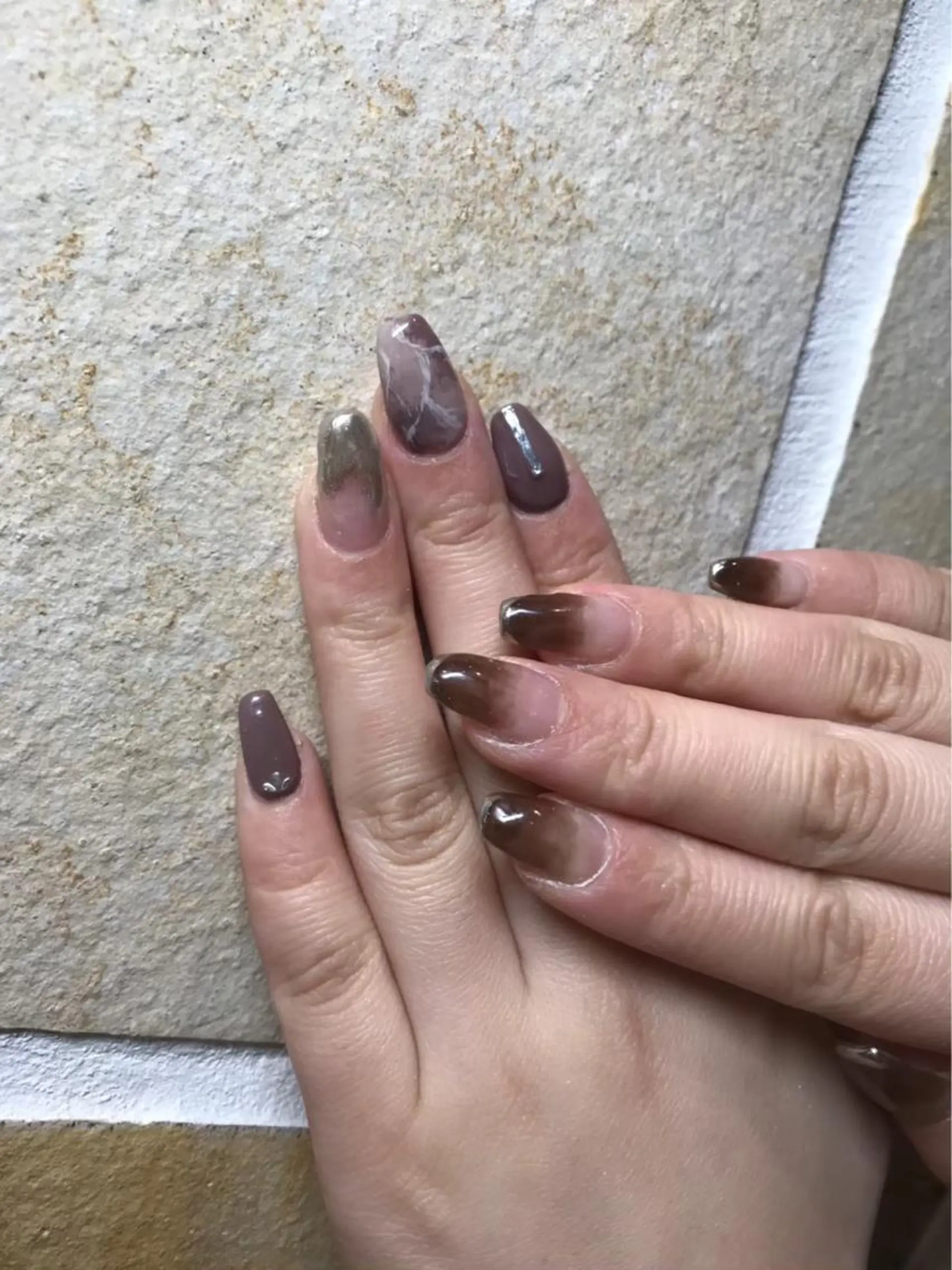 ネイル 指名支持率NO.1 スタイリストのヘアスタイル