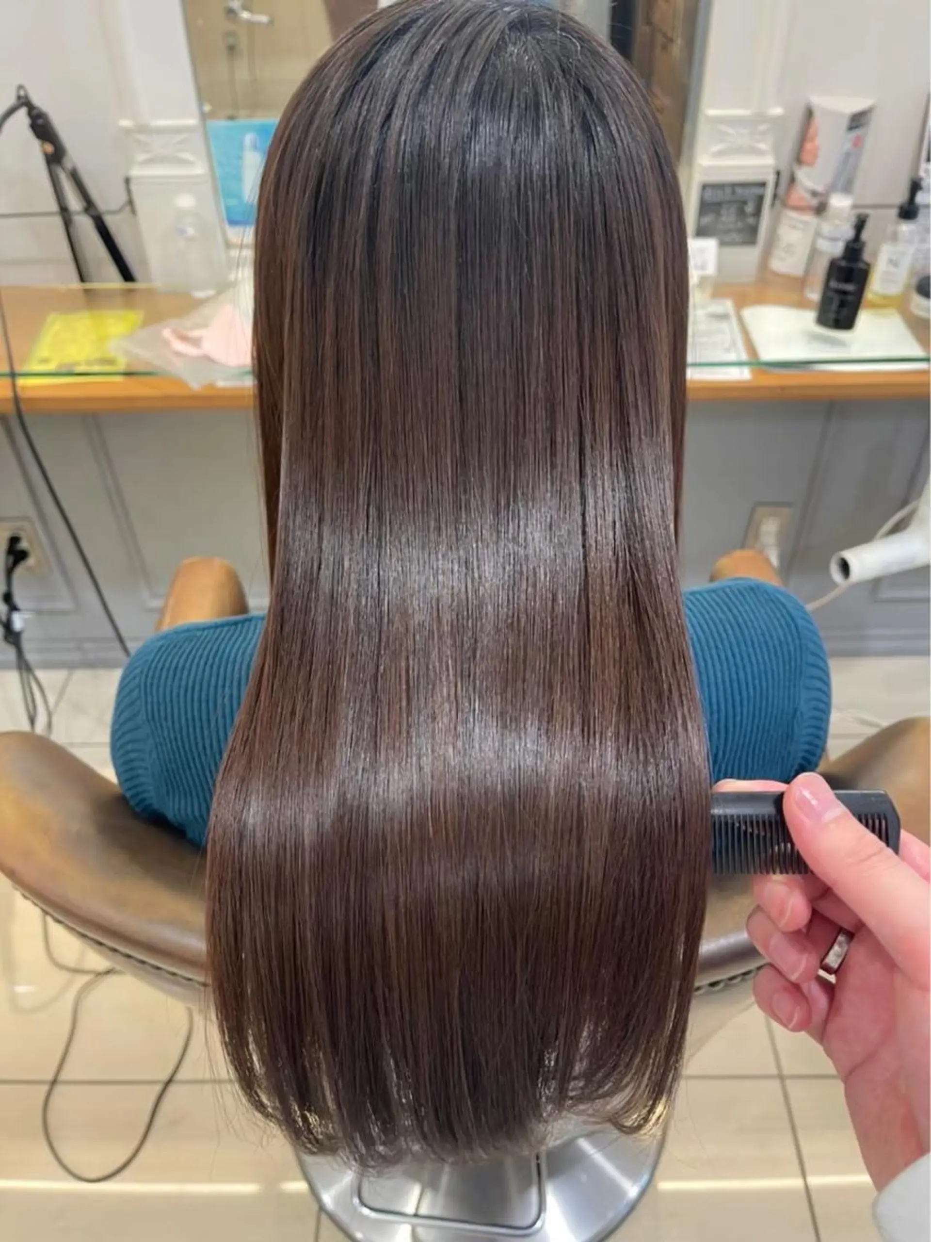 ロング Neolive 千尋のヘアスタイル