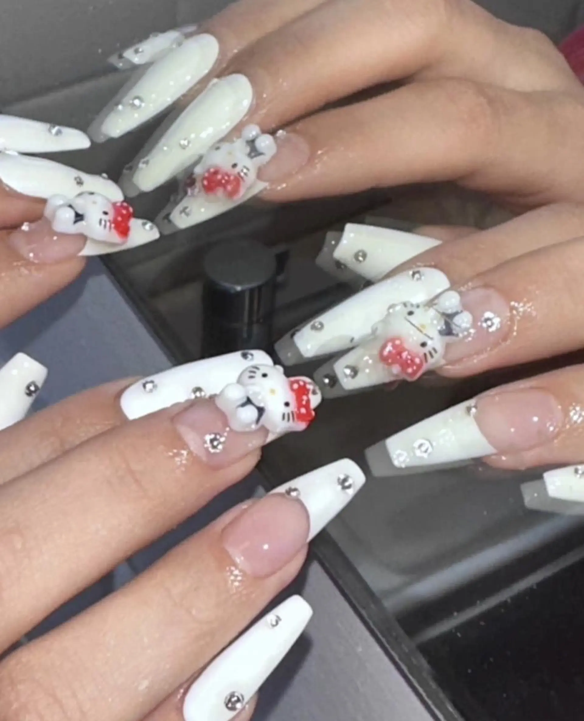 ネイル 韓国ネイル ワンホンネイル ハンドネイル fein.🌈 official💝のネイルデザイン