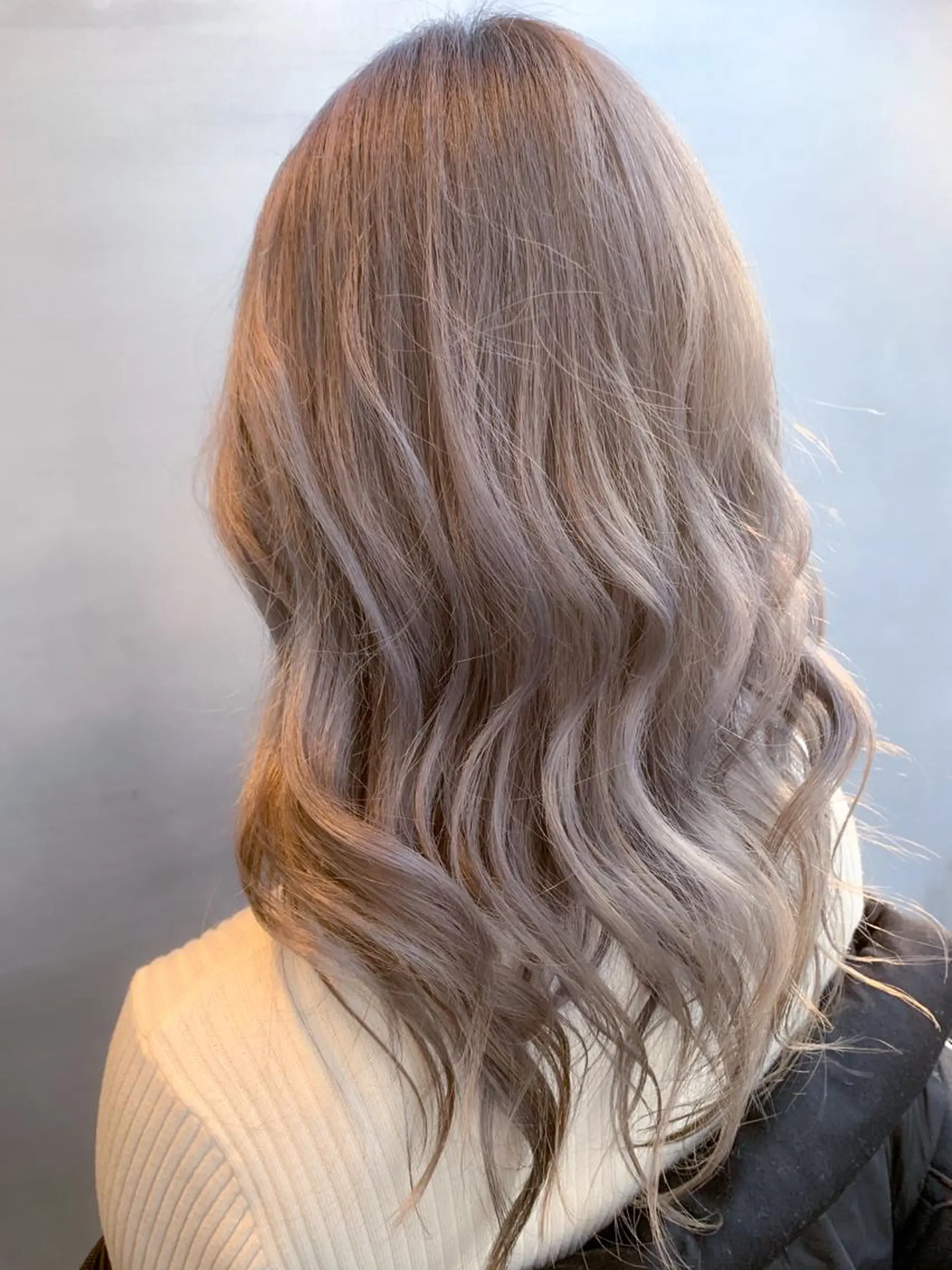 ロング カラー ベージュカラー ホワイトベージュ Uni.所属・地毛風ストレート/ 髪質改善/榎本流行のヘアスタイル