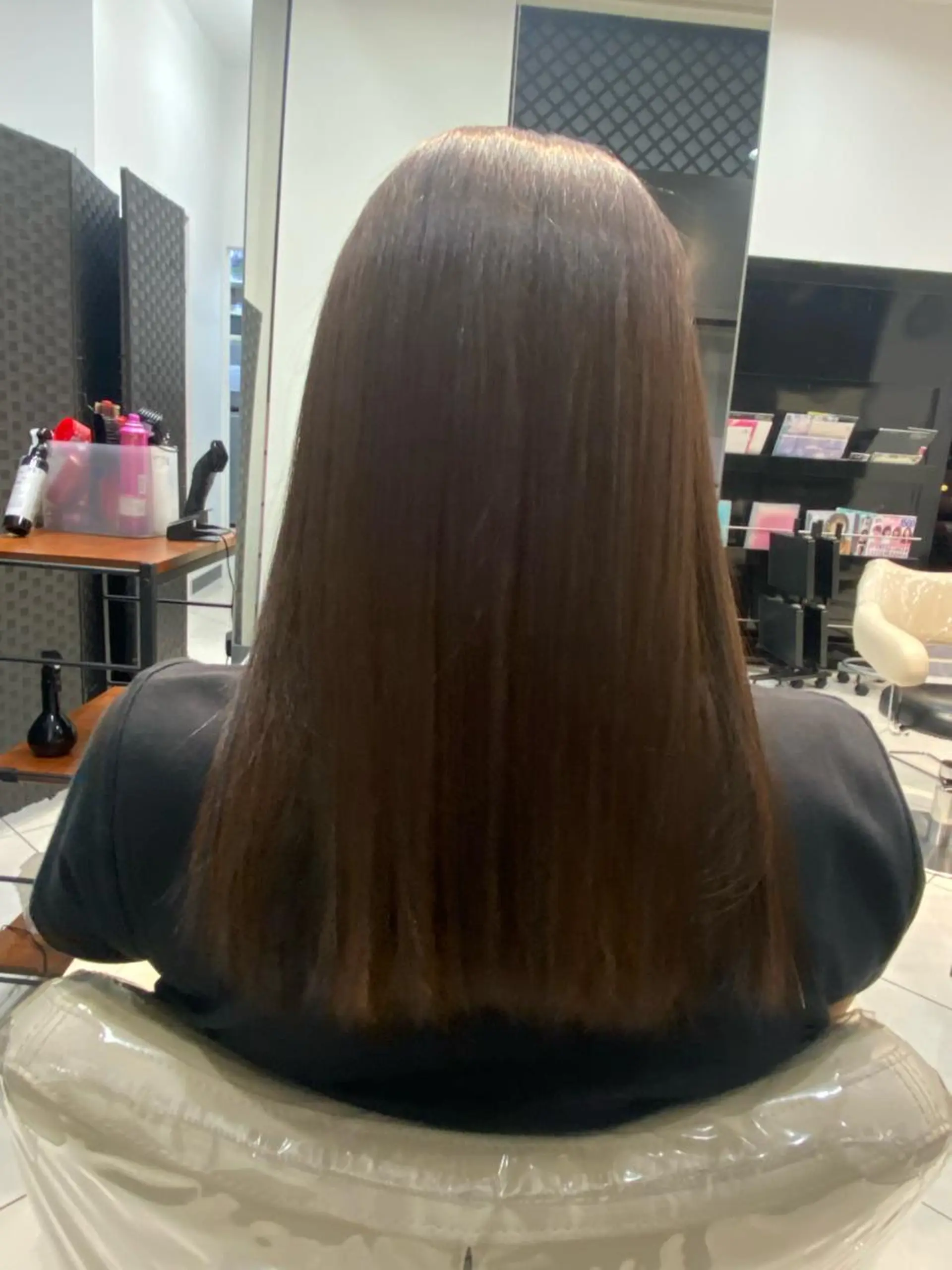 ロング カラー 小島 萌のヘアスタイル