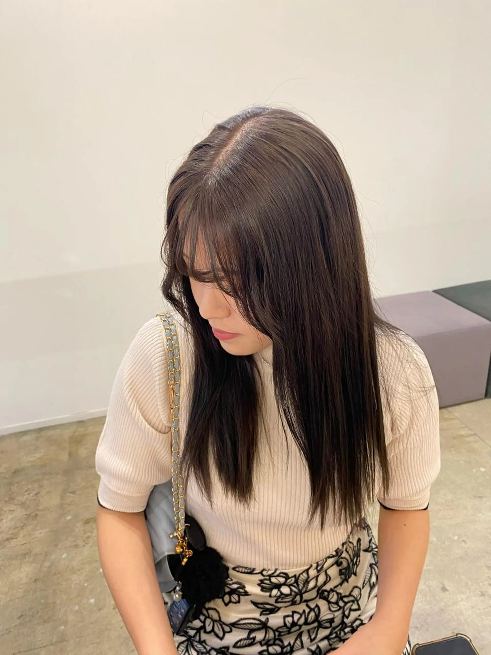 セミロング カラー 藤野 凪沙のヘアスタイル