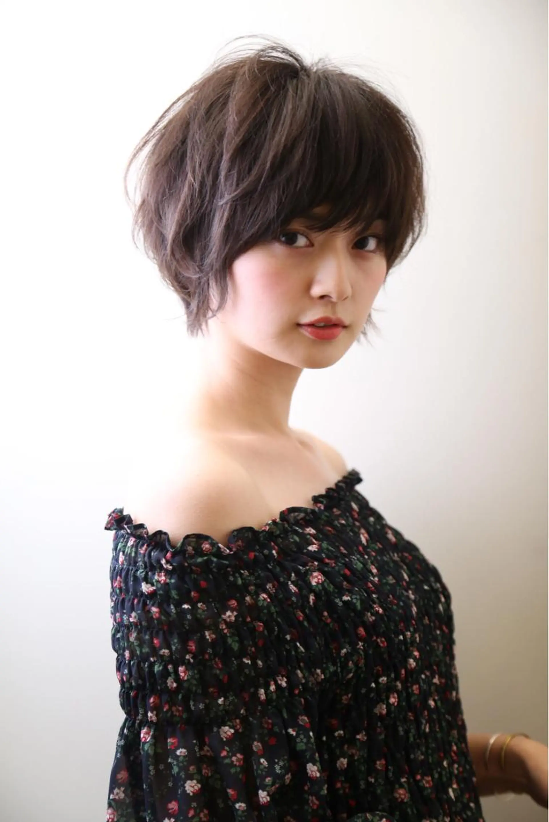 ショート カラー 野崎 ひかりのヘアスタイル