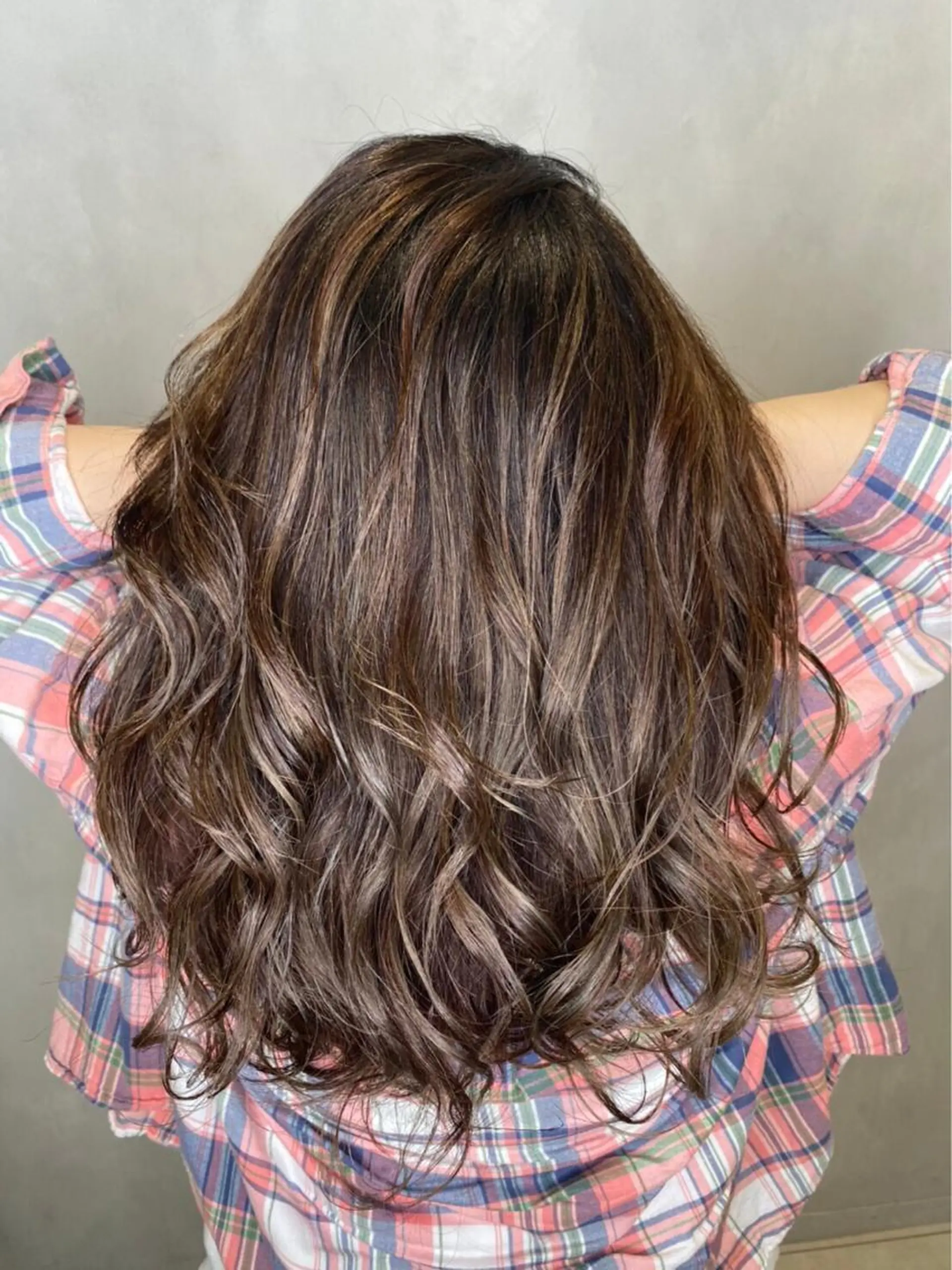 ロング カラー 石坂 瀬音のヘアスタイル