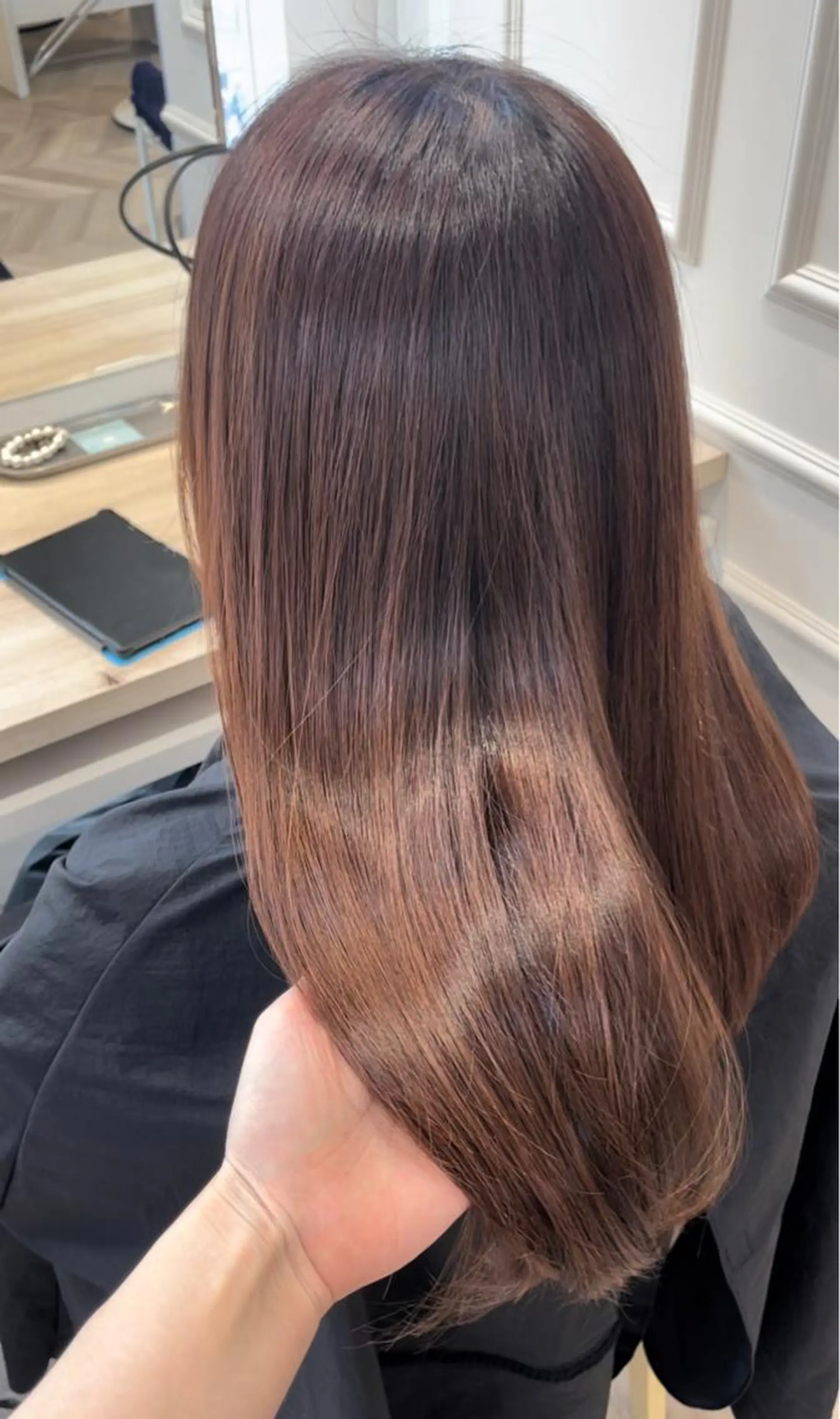 ミディアム 韓国レイヤーカット/ ダブルカラーのヘアスタイル