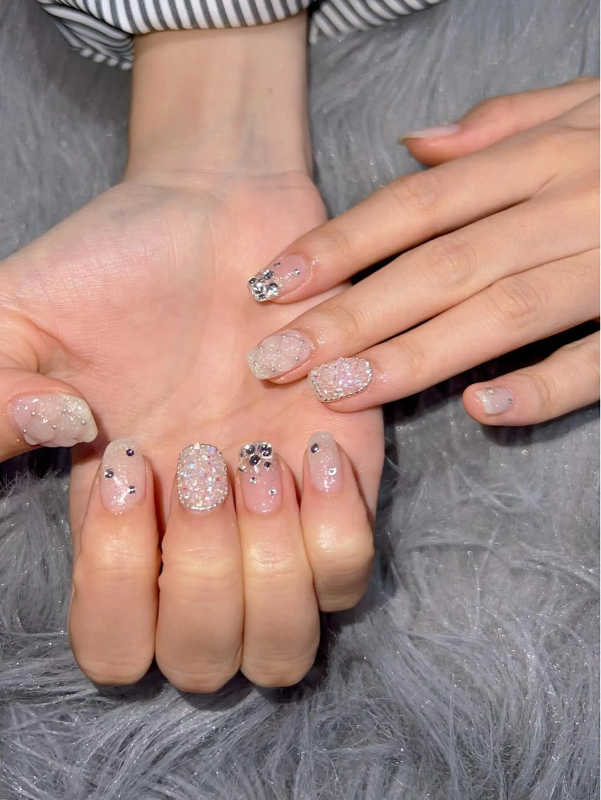 ネイル フレンチネイル ジェルネイル 韓国ネイル 持ち込み パラジェル ハンドネイル ハンドケア ちゅるんネイル🪄 耳ツボジュエリー🔗のネイルデザイン