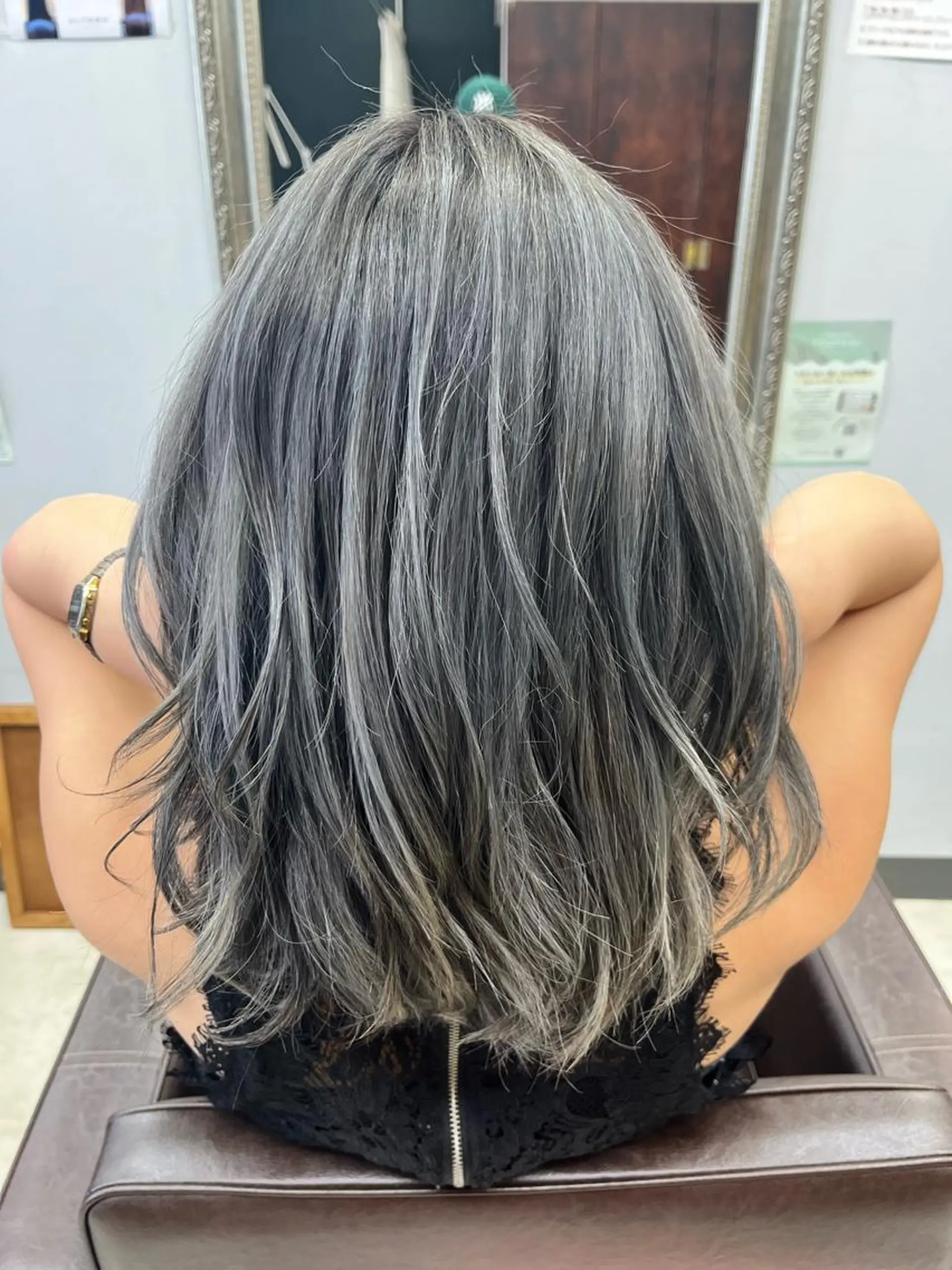 ミディアム カラー ハイトーンカラー ヘアカラー Crescere所属・小島 凜のヘアスタイル