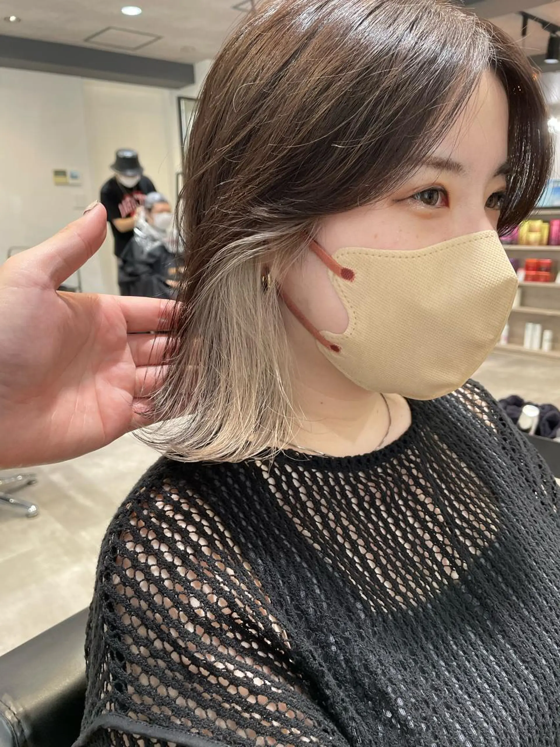 ミディアム 切りっぱなしボブイヤ リングカラー清水隆央のヘアスタイル