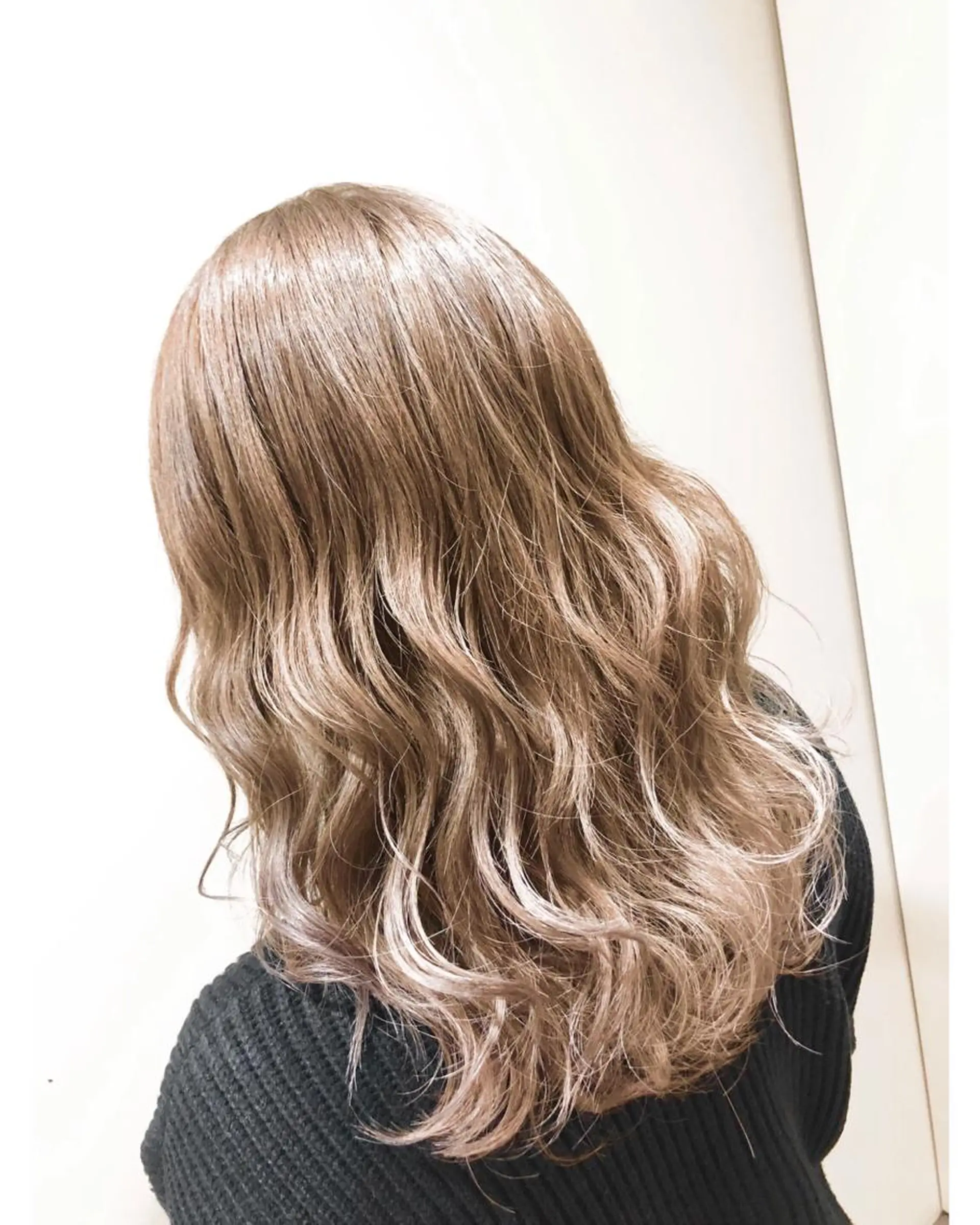 セミロング カラー ベージュカラー ブリーチ ヘアカラー トリートメント 💓シールエクステ ルミエールのヘアスタイル