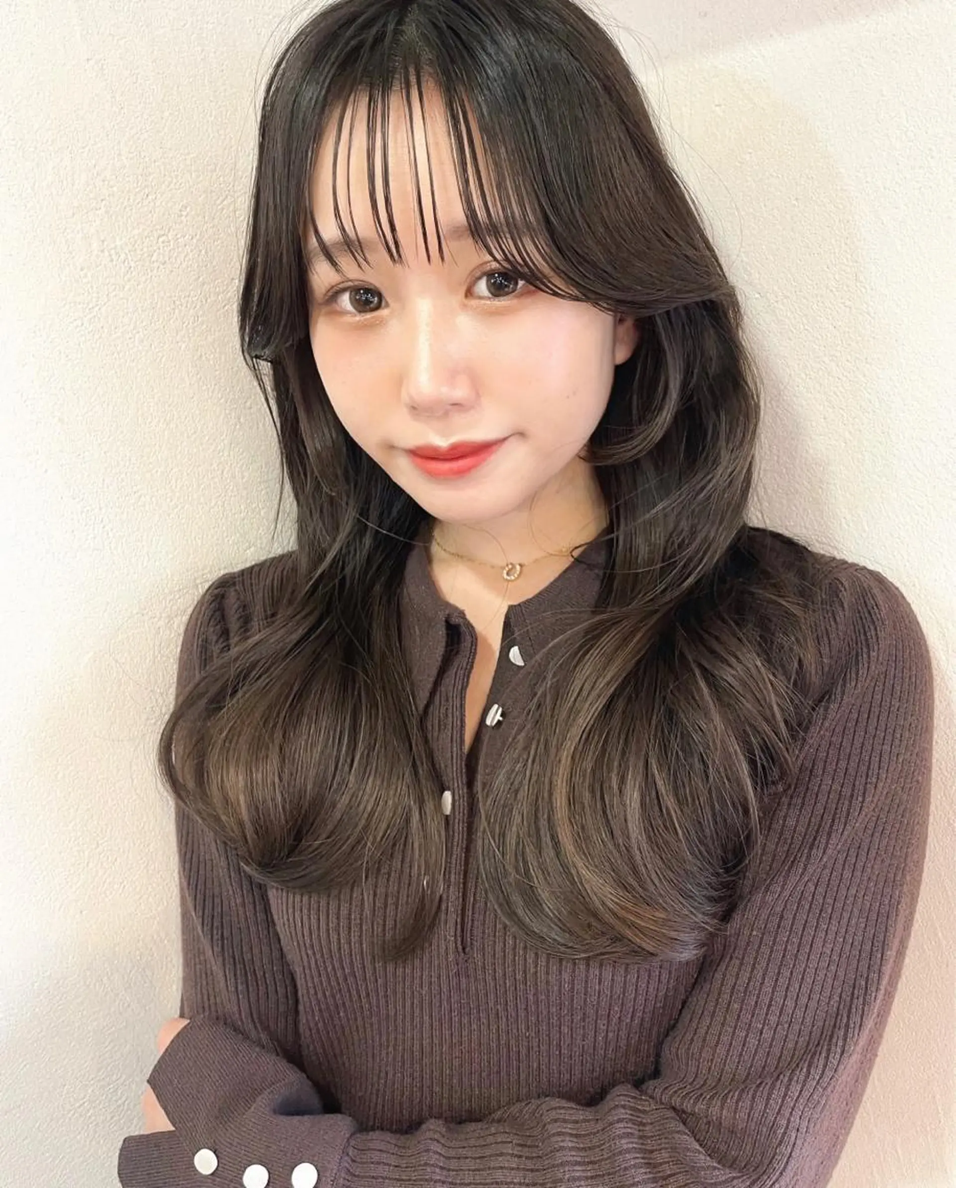 ロング レイヤーカット、 大人可愛い　中村美羅のヘアスタイル