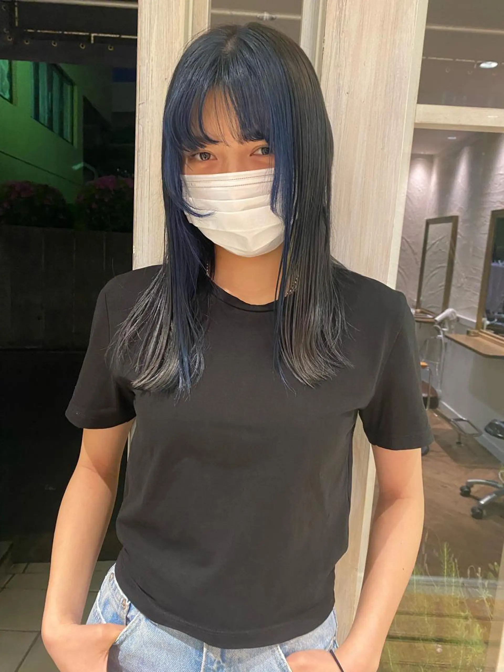 セミロング saya🌿レイヤー カット/透明感カラーのヘアスタイル