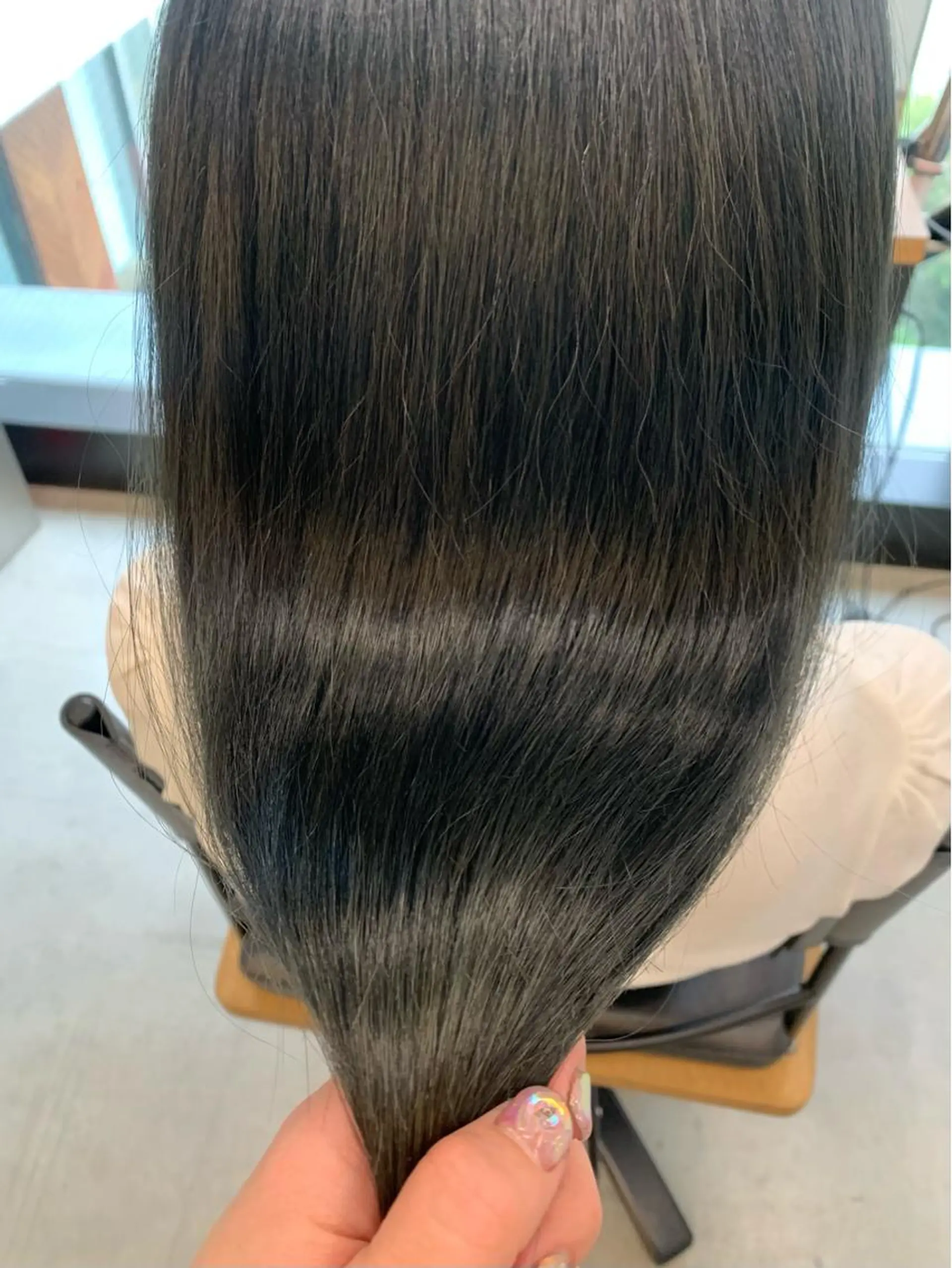 ロング カラー 透明感/オリーブ/ グレージュ/YUKAのヘアスタイル