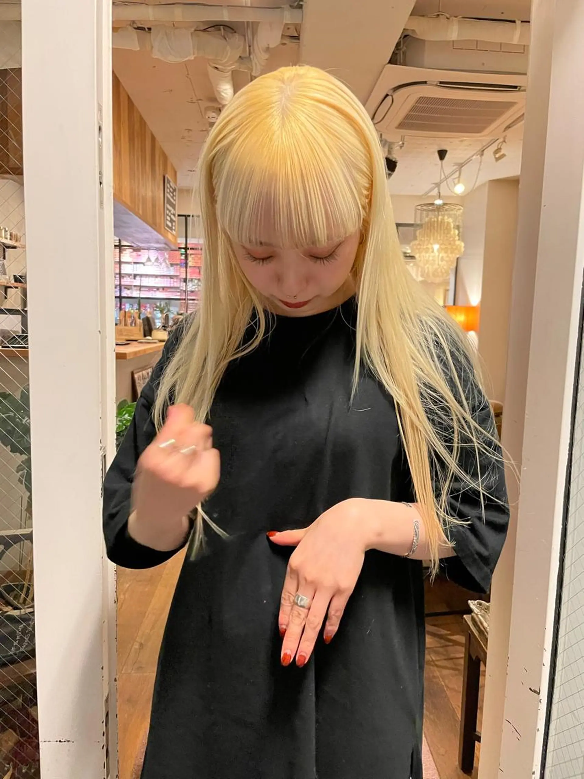 ロング カラー ブリーチ 抜きっぱなしブロンド ブロンド ダブルカラー ヘアカラー ファッションに 溶け込むstyleのヘアスタイル