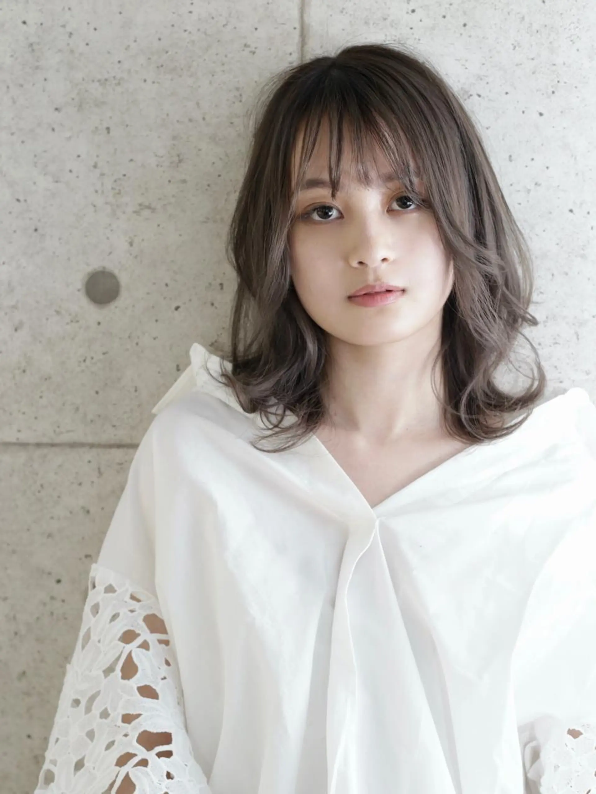 ミディアム カラー 林 美佑のヘアスタイル
