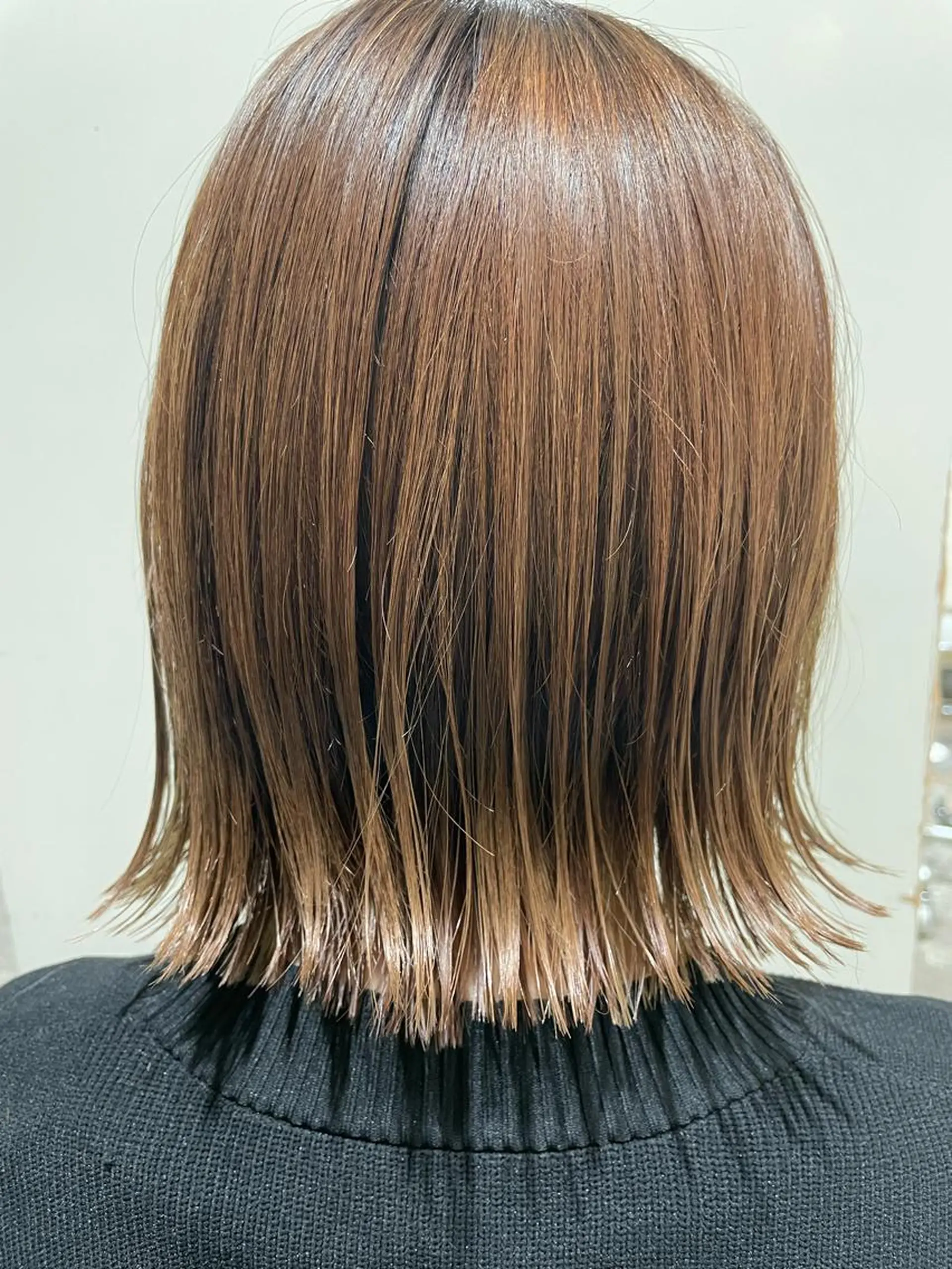 ミディアム 切りっぱなしボブ ボブ 外ハネヘア 塚田 銀太のヘアスタイル