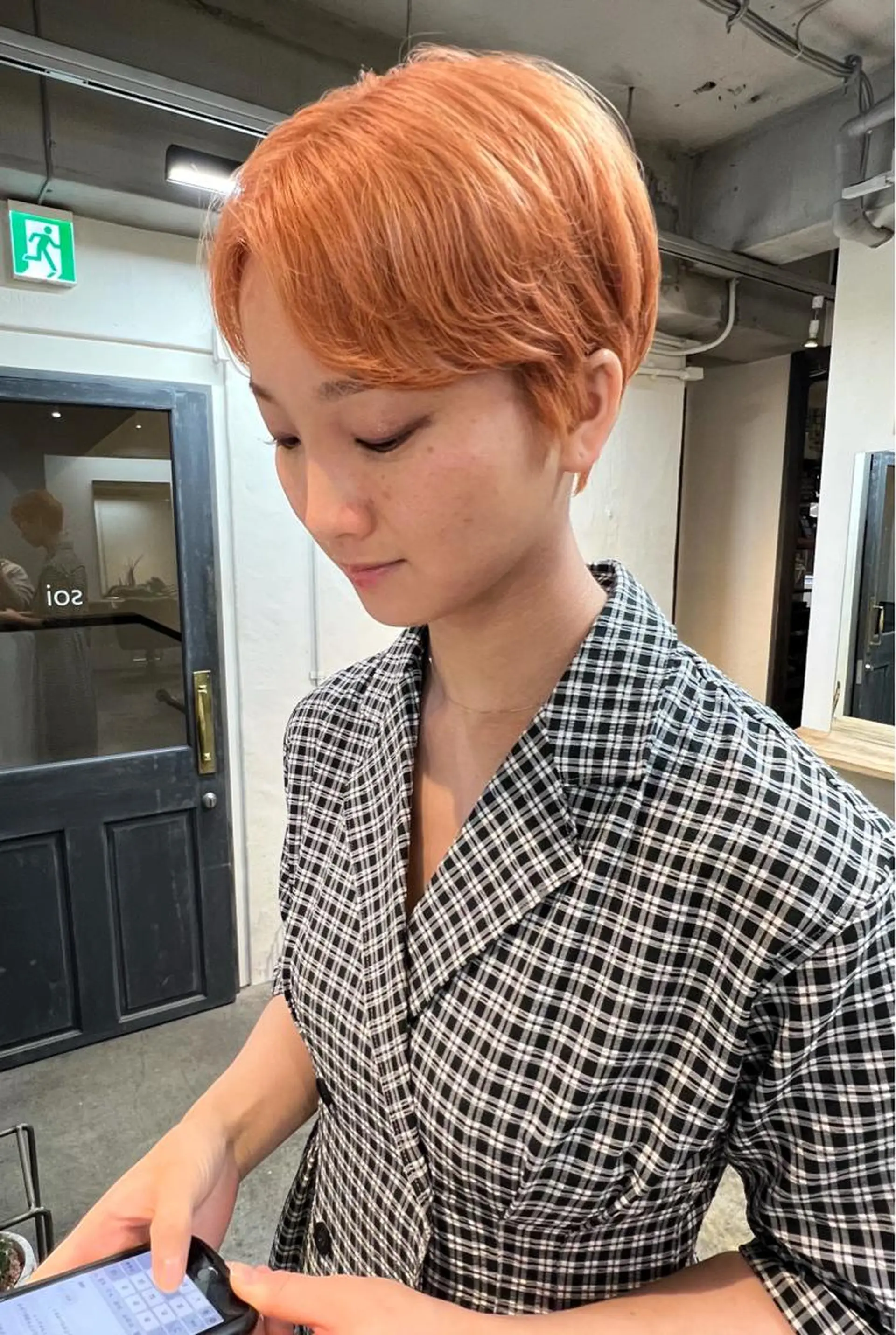 ショート カラー パーマ ヘアアレンジ ネイル 東のりか/ハイトーン ブリーチカラー/ボブのヘアスタイル