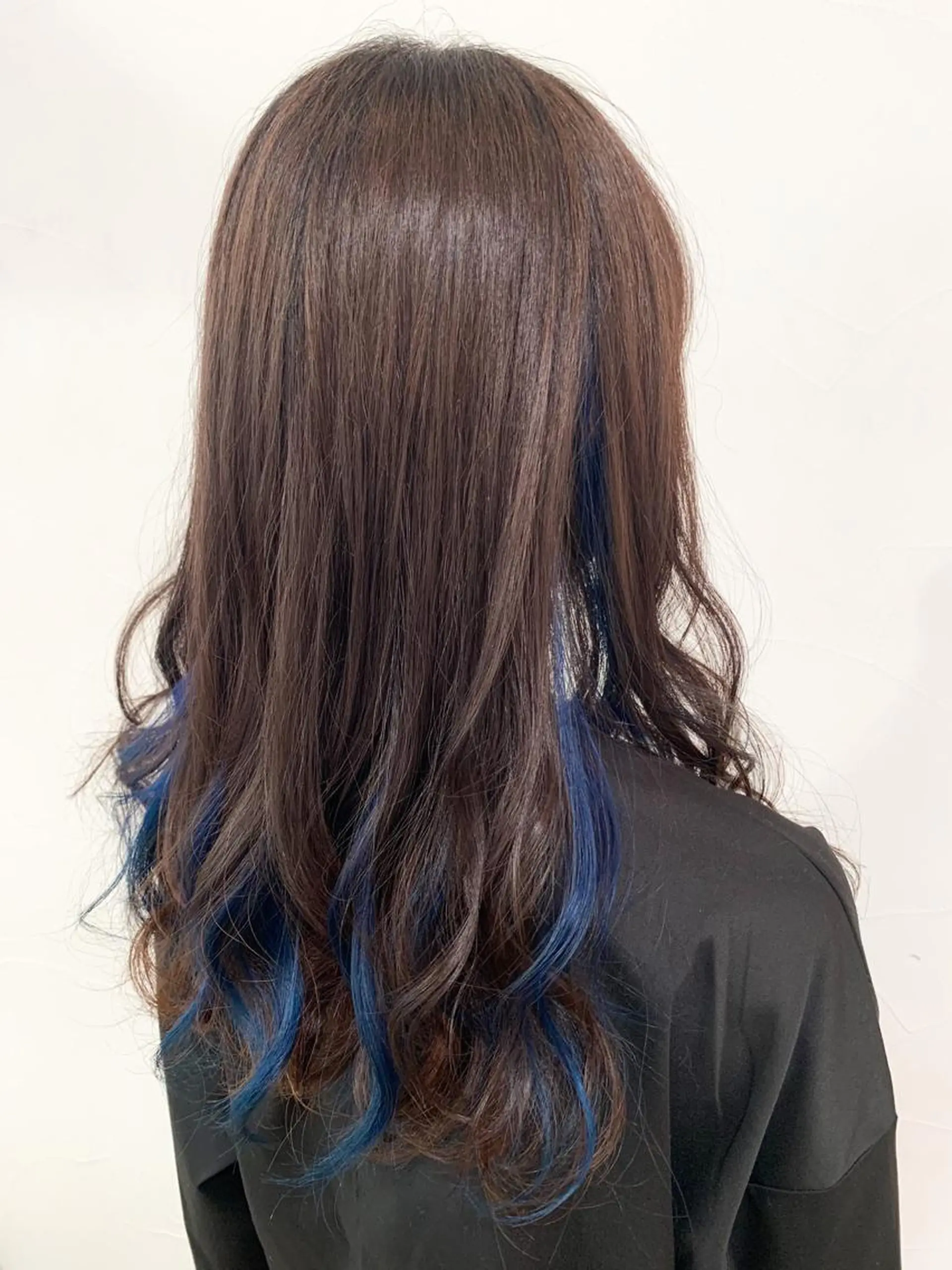 ロング カラー 乳井 悠香のヘアスタイル