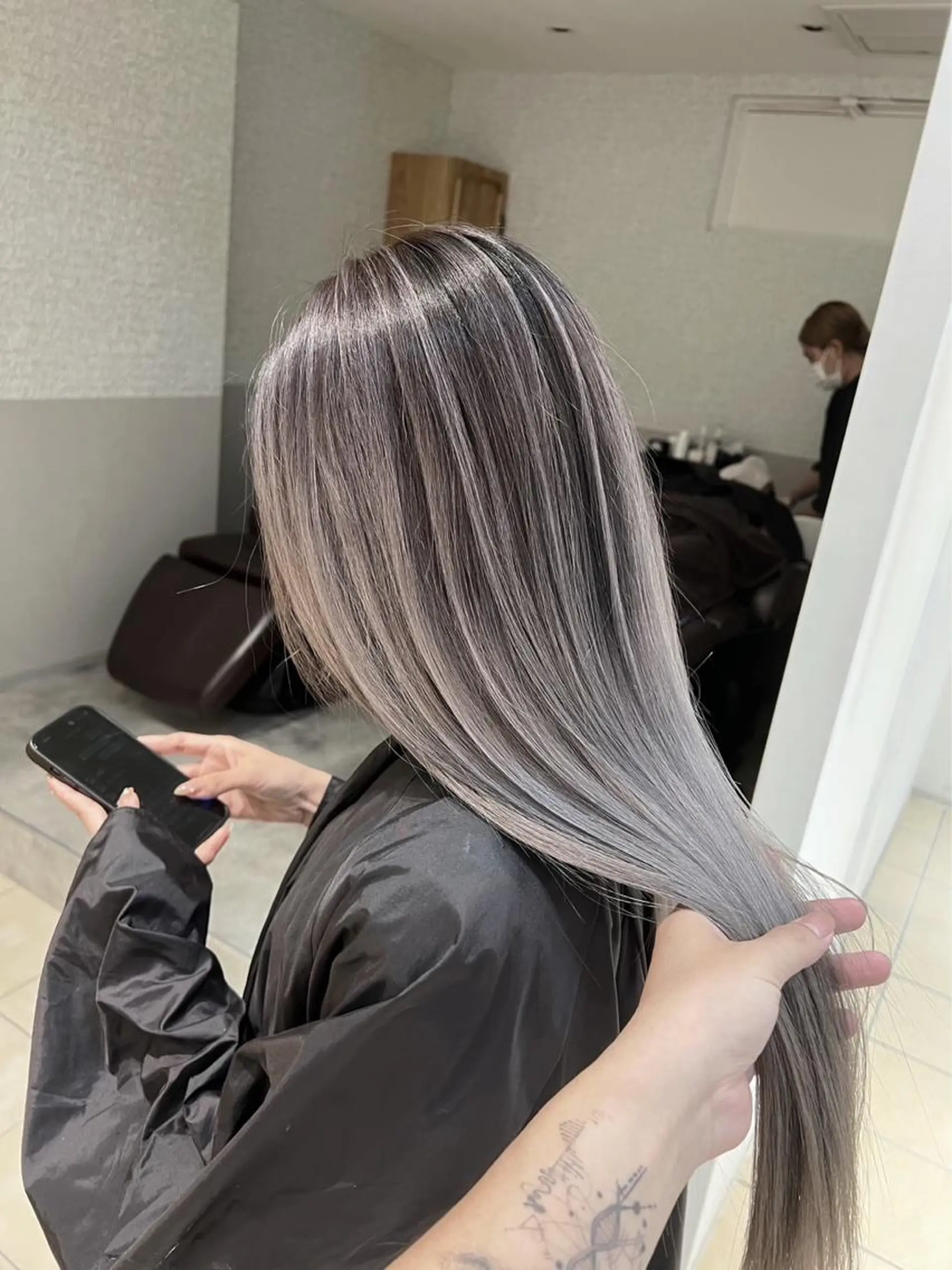 ロング カラー バレイヤージュ グレージュ レイヤーカット ヘアカラー トリートメント ROBIN所属・指名数No.1 /NAOYAのヘアスタイル