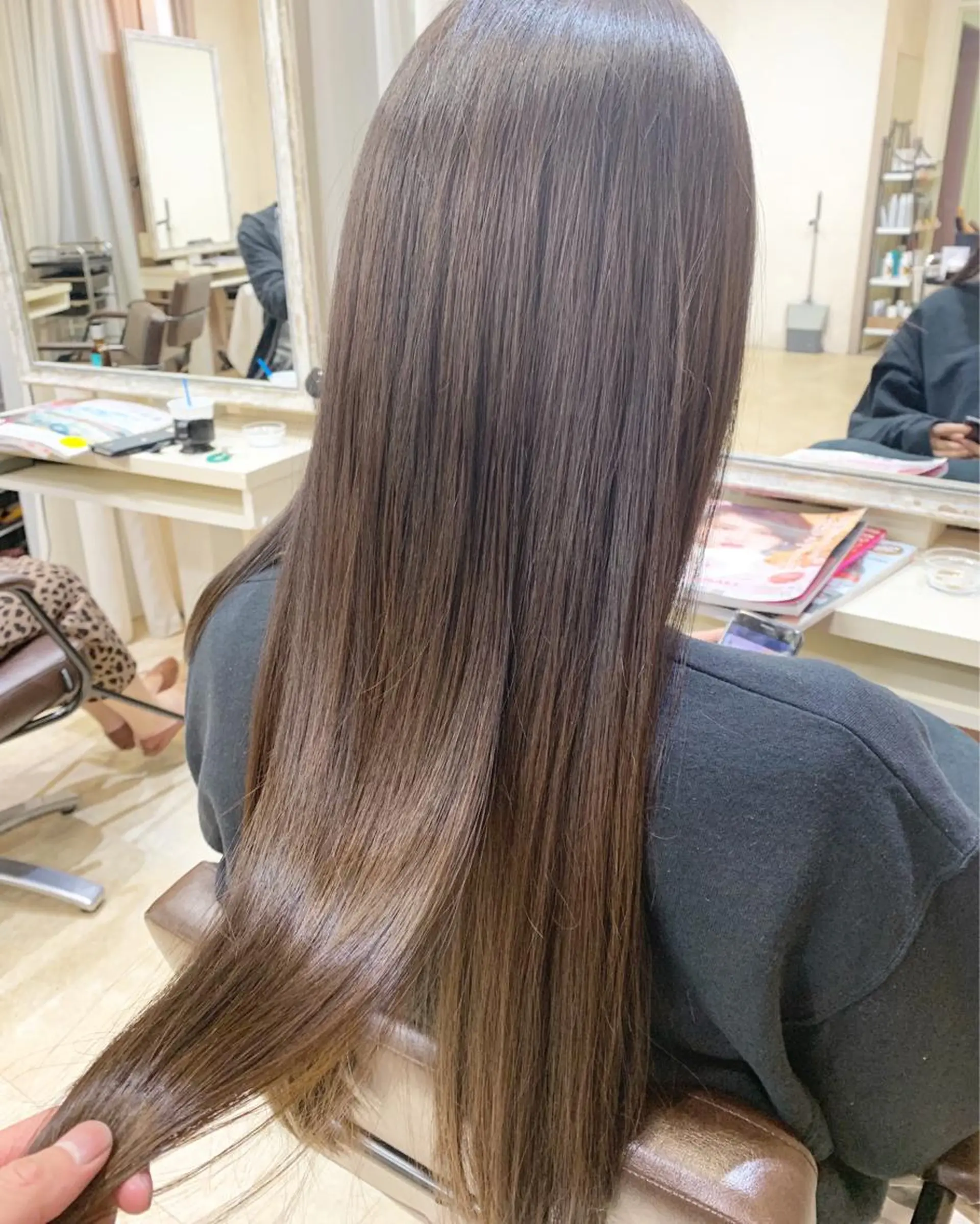 ロング カラー パーマ ヘアアレンジ メンズ キッズ ネイル マツエク・マツパ 結婚式・ブライダル メンズバレイヤージュ センターパート メンズハイライト メンズインナーカラー カット ヘアカラー トリートメント 角床直哉 カラーカットNO 1のヘアスタイル