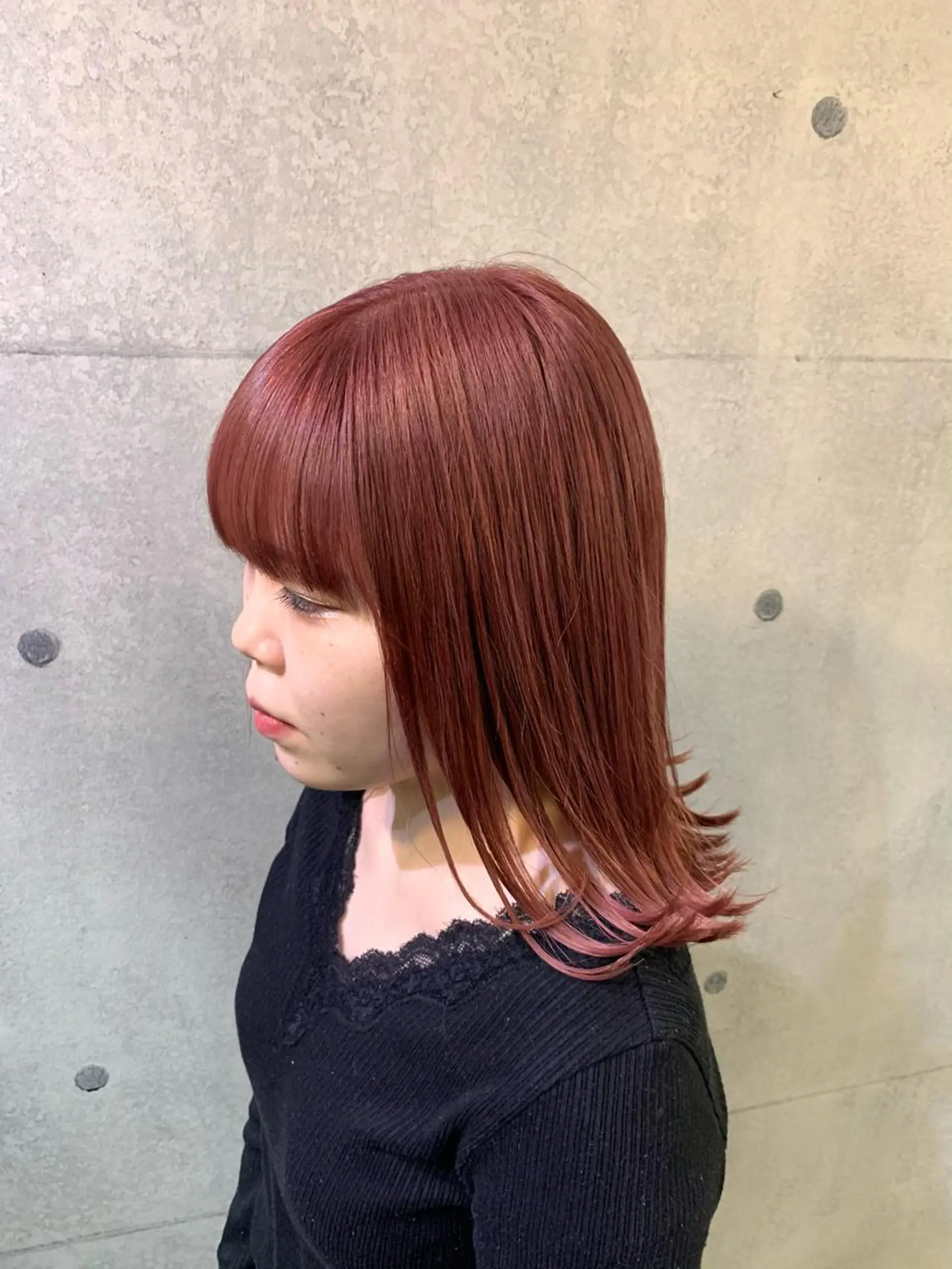 ミディアム カラー ベージュカラー ブリーチ ピンクカラー ピンクベージュ 中性ウルフカット ケアブリーチ/ケイトのヘアスタイル