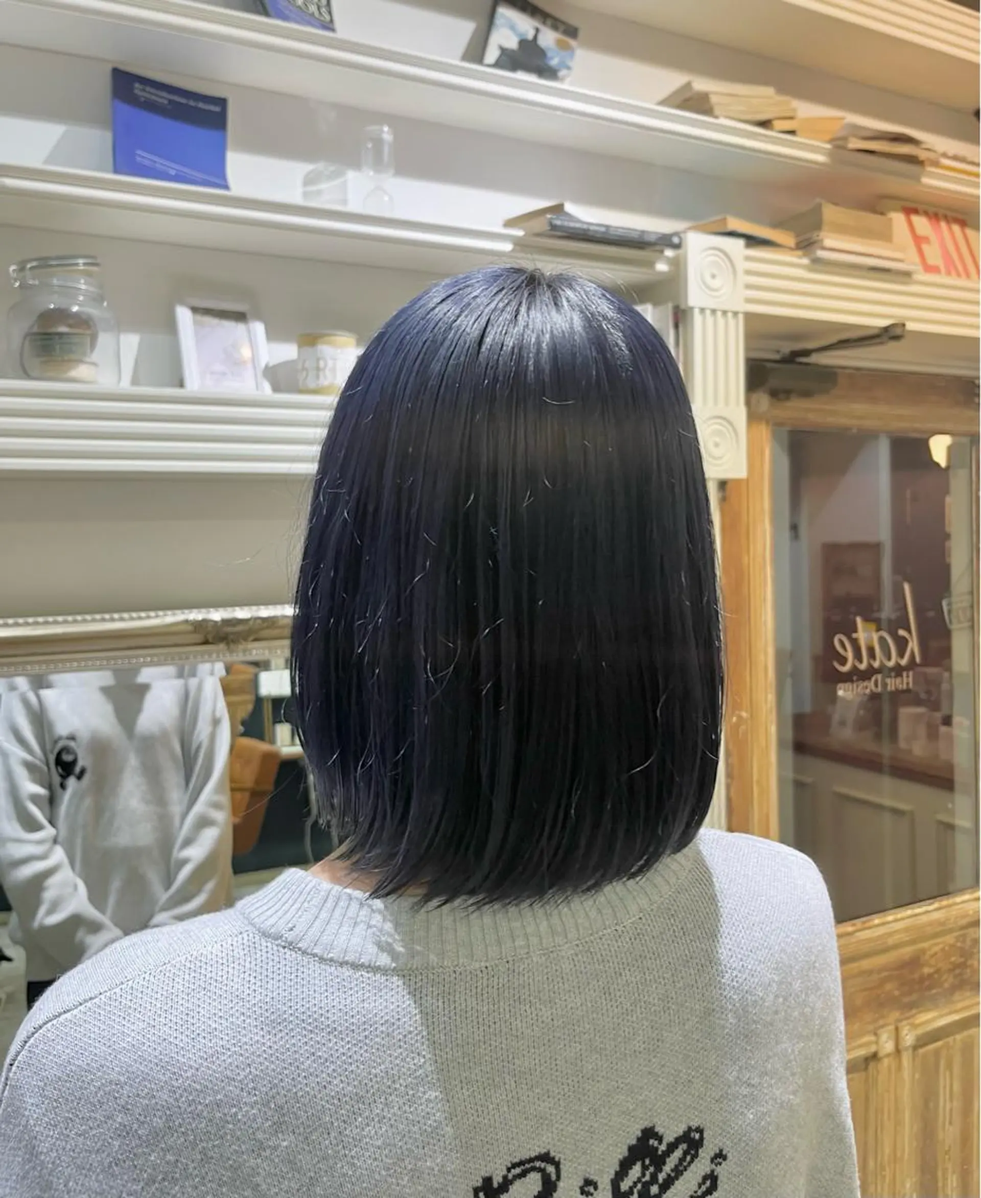 ロング カラー 黒髪 ブルーカラー ブルーブラック 森田翔斗 顔周りレイヤーのヘアスタイル