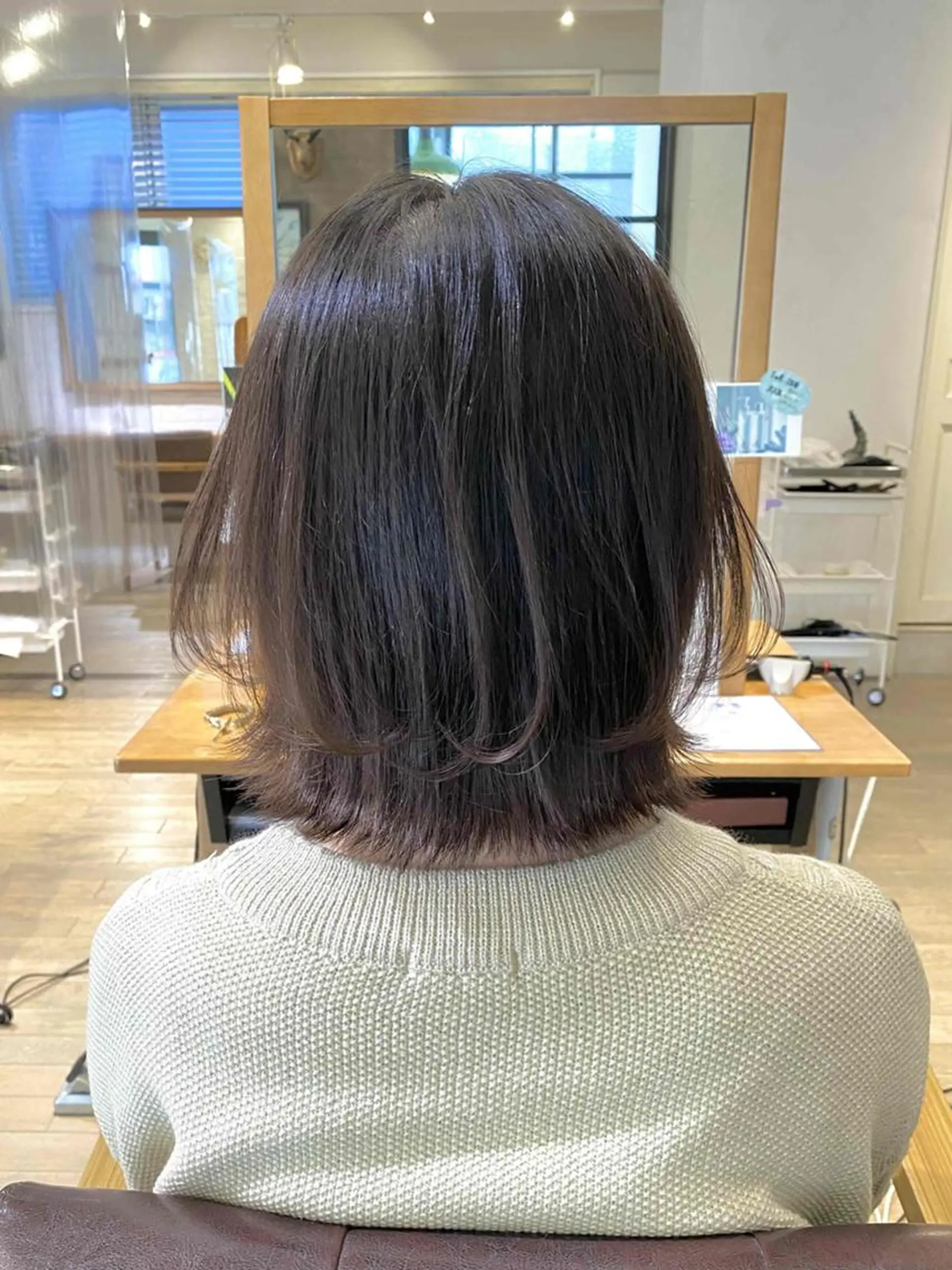 ミディアム カラー ヘアアレンジ ショートボブ ボブレイヤー ブリーチ デザインカラー イヤリングカラー Neolive plus所属・前田 裕介のヘアスタイル