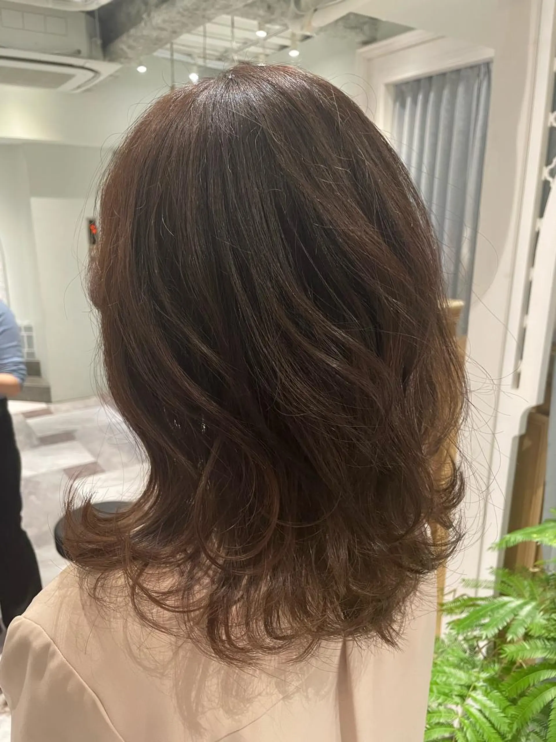 カラー ブラウンカラー ヘアカラー 木屋元一/透明感 /レイヤー/顔まわりのヘアスタイル