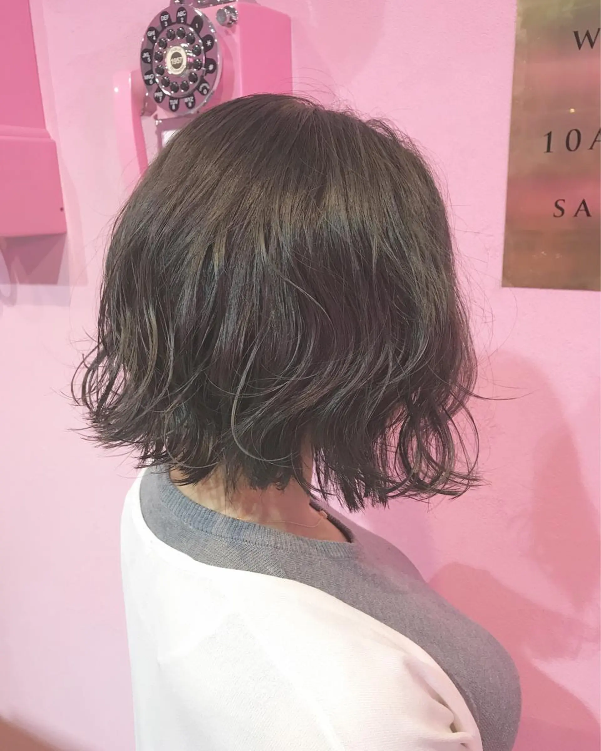 ショート カラー アッシュ バレイヤージュ ブリーチ ブルーカラー ブルーアッシュ ハリウッドブロウ LAID BACKの眉毛・アイブロウイメージ