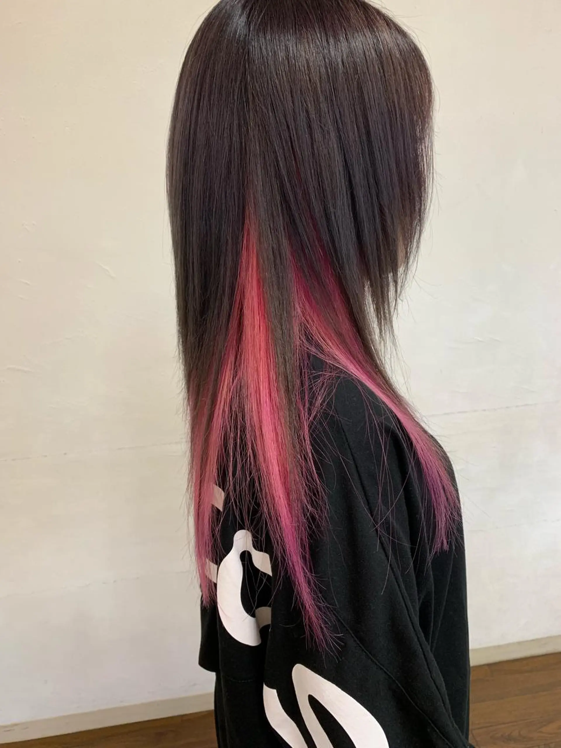 ロング カラー インナーカラー ピンクカラー カット ヘアカラー GLAD 萩原のヘアスタイル