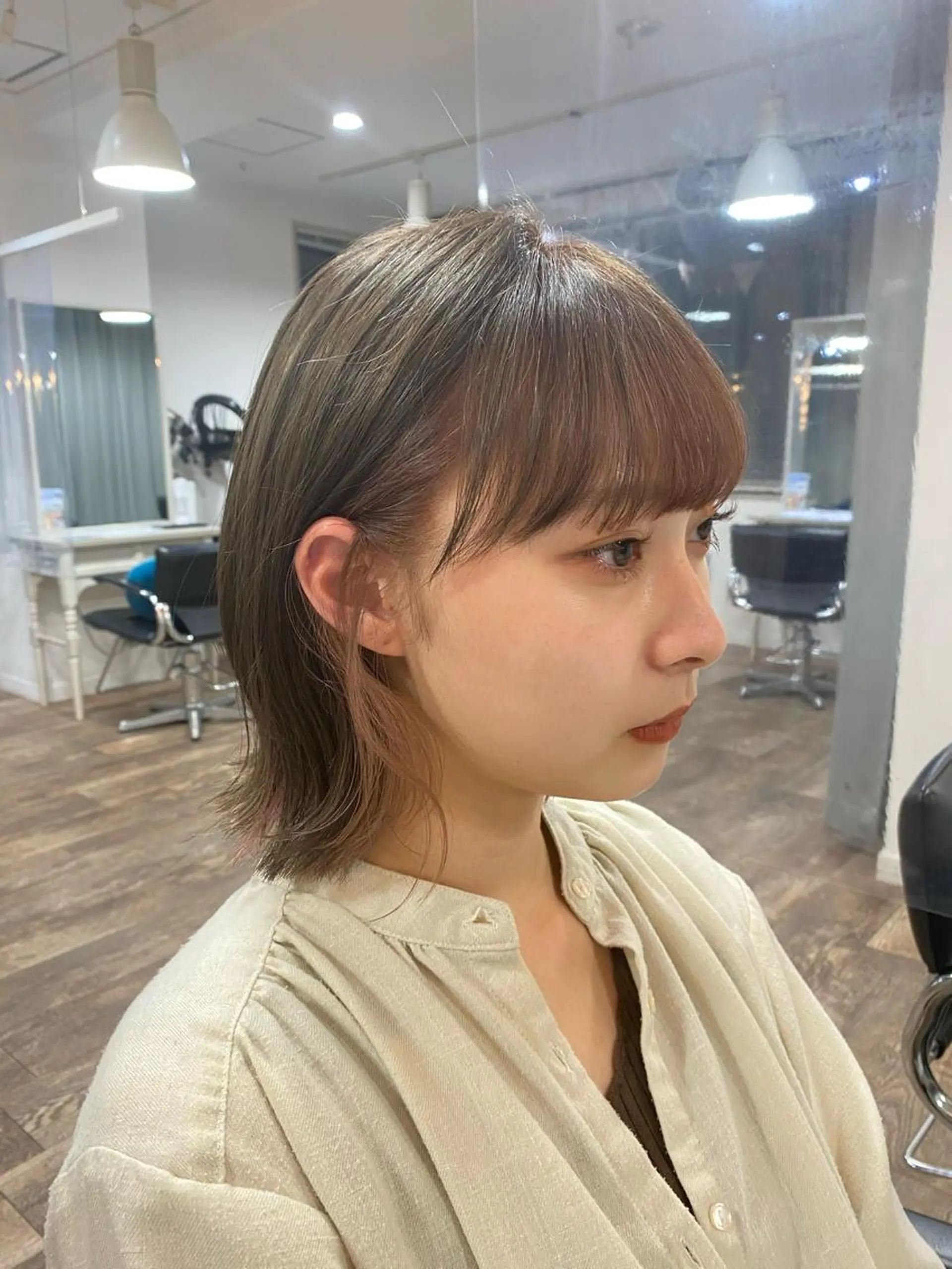 ショート カラー ブリーチ カット ヘアカラー 梅田ハイトーン チダ ヒナノのヘアスタイル