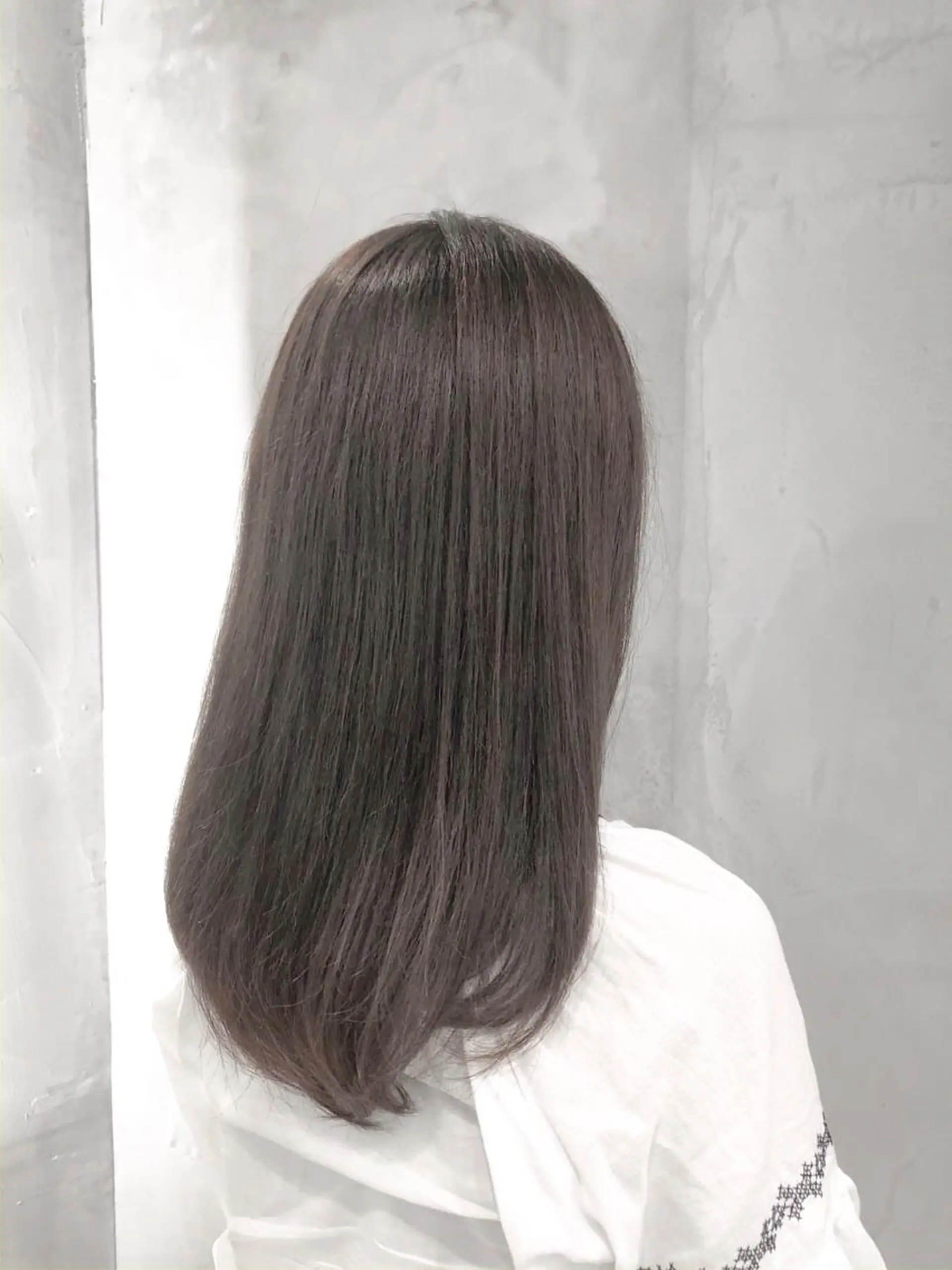 セミロング カラー INTRO.by Fi-Ne所属・韓国ヘア 店長NEGIのヘアスタイル