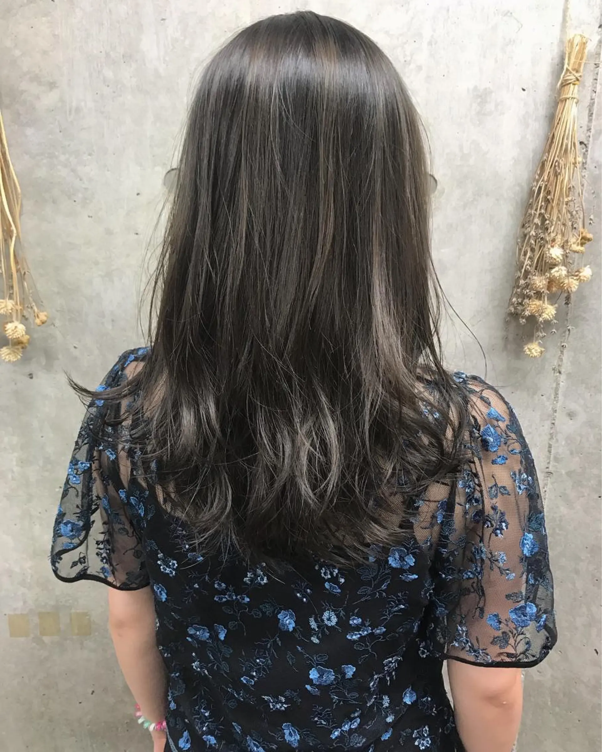 セミロング カラー ヘアアレンジ グレージュ イルミナカラー clan所属・Satsuki ✂︎♡のヘアスタイル