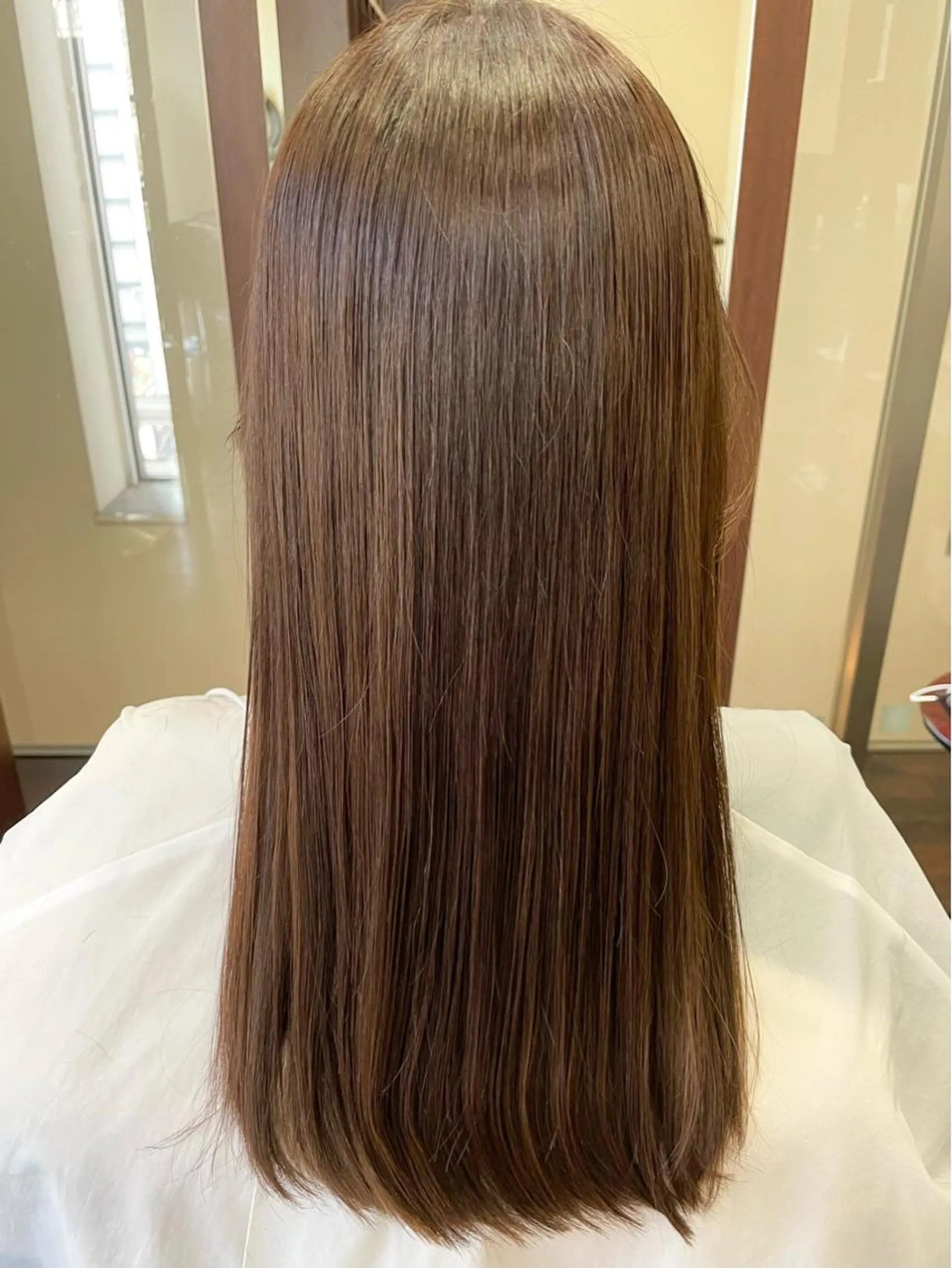 ロング 沢田 瞳のヘアスタイル