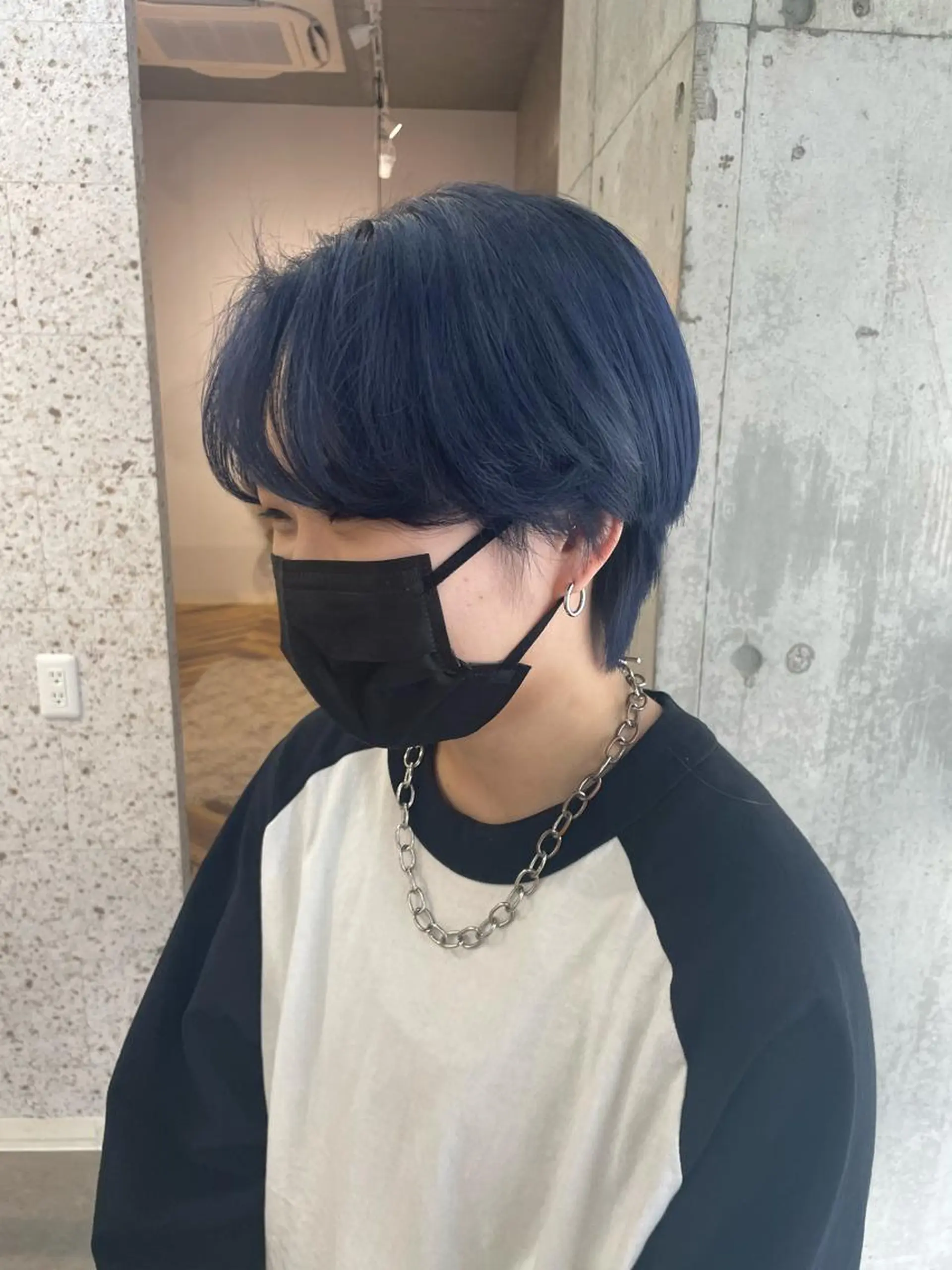 ショート カラー メンズ ブルーカラー ネイビーカラー lani hair salon所属・SHOTO ハイトー ン/デザインカラーのヘアスタイル