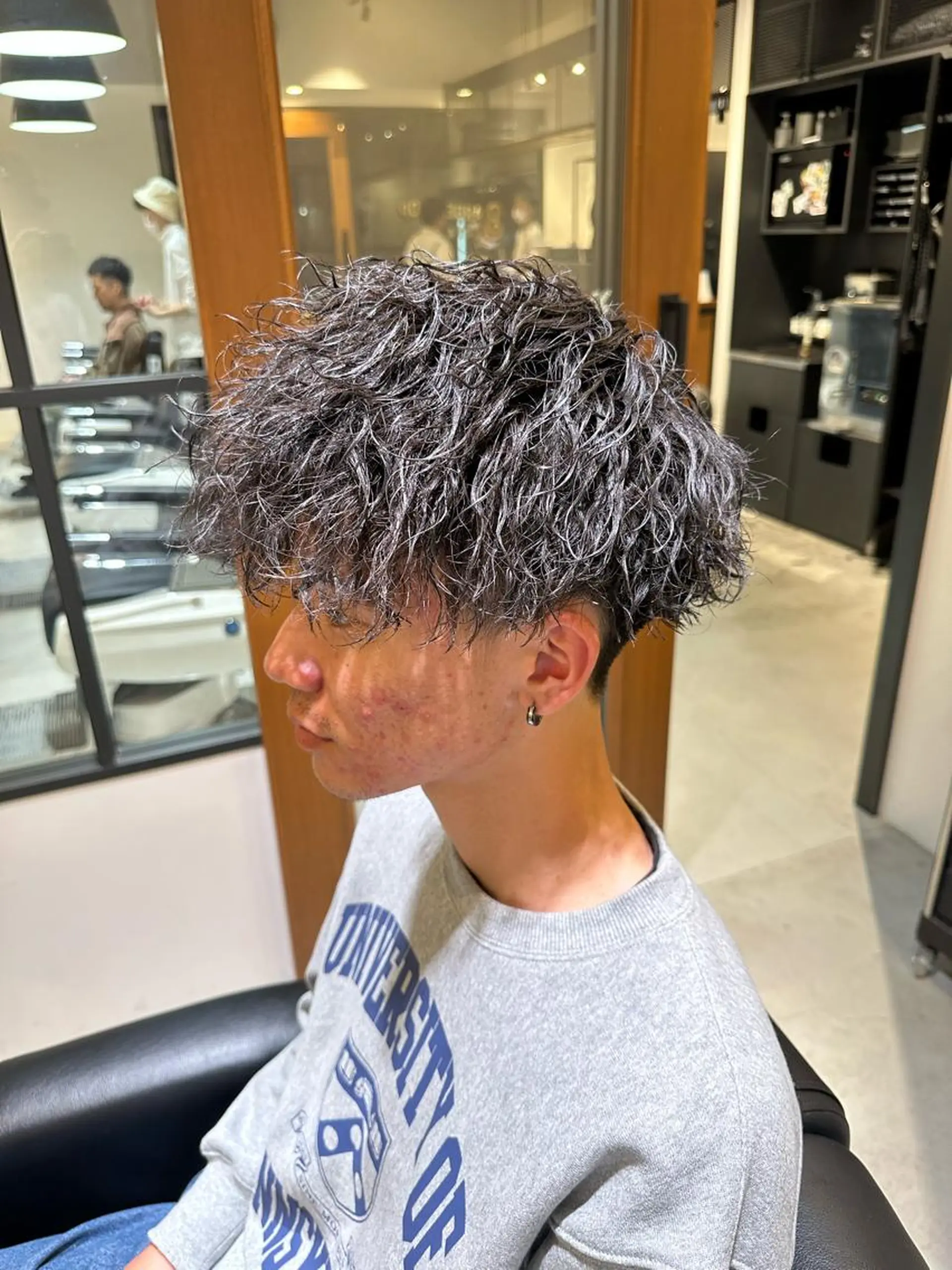 ミディアム パーマ メンズ マッシュ カット パーマ メンズ専門美容室QUONHEAL所属・岡田 昇輝のヘアスタイル