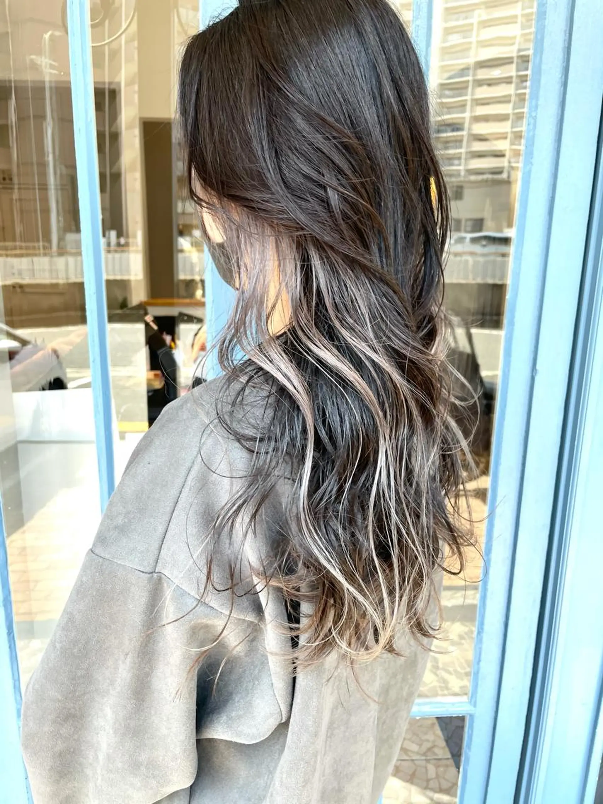 ロング ブリーチ毛矯正.髪質 改善.髪にドラマをのヘアスタイル